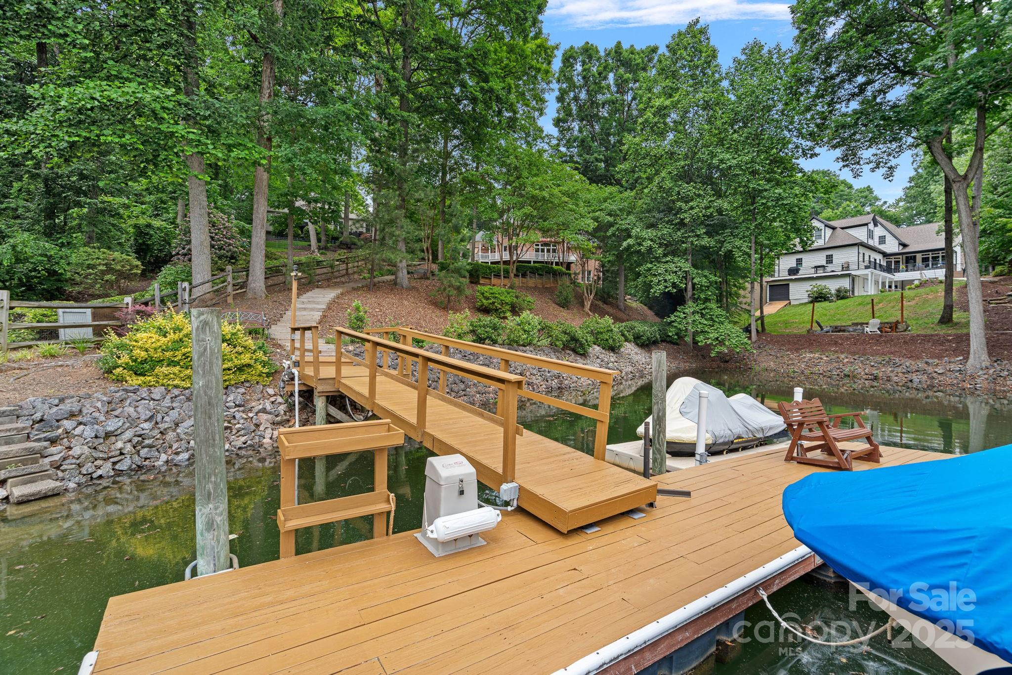 Pinnacle Shores - Residential