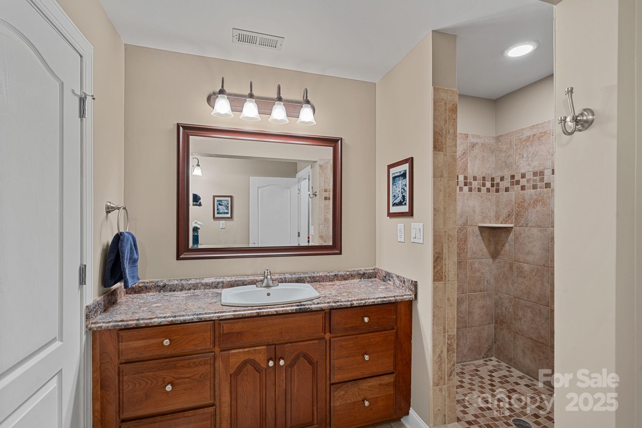 Pinnacle Shores - Residential