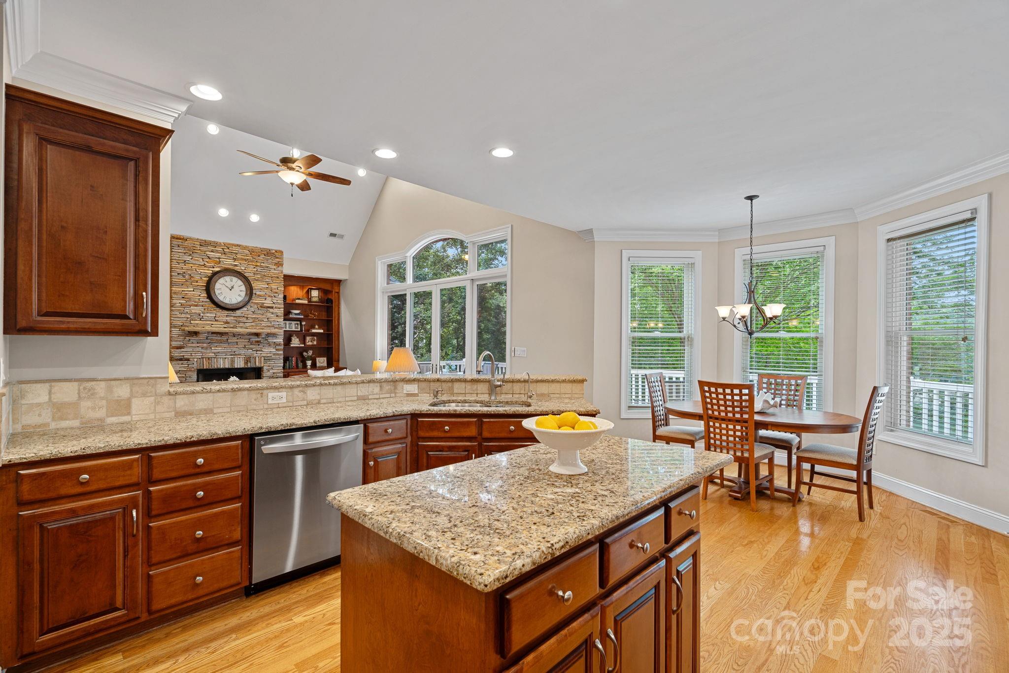 Pinnacle Shores - Residential