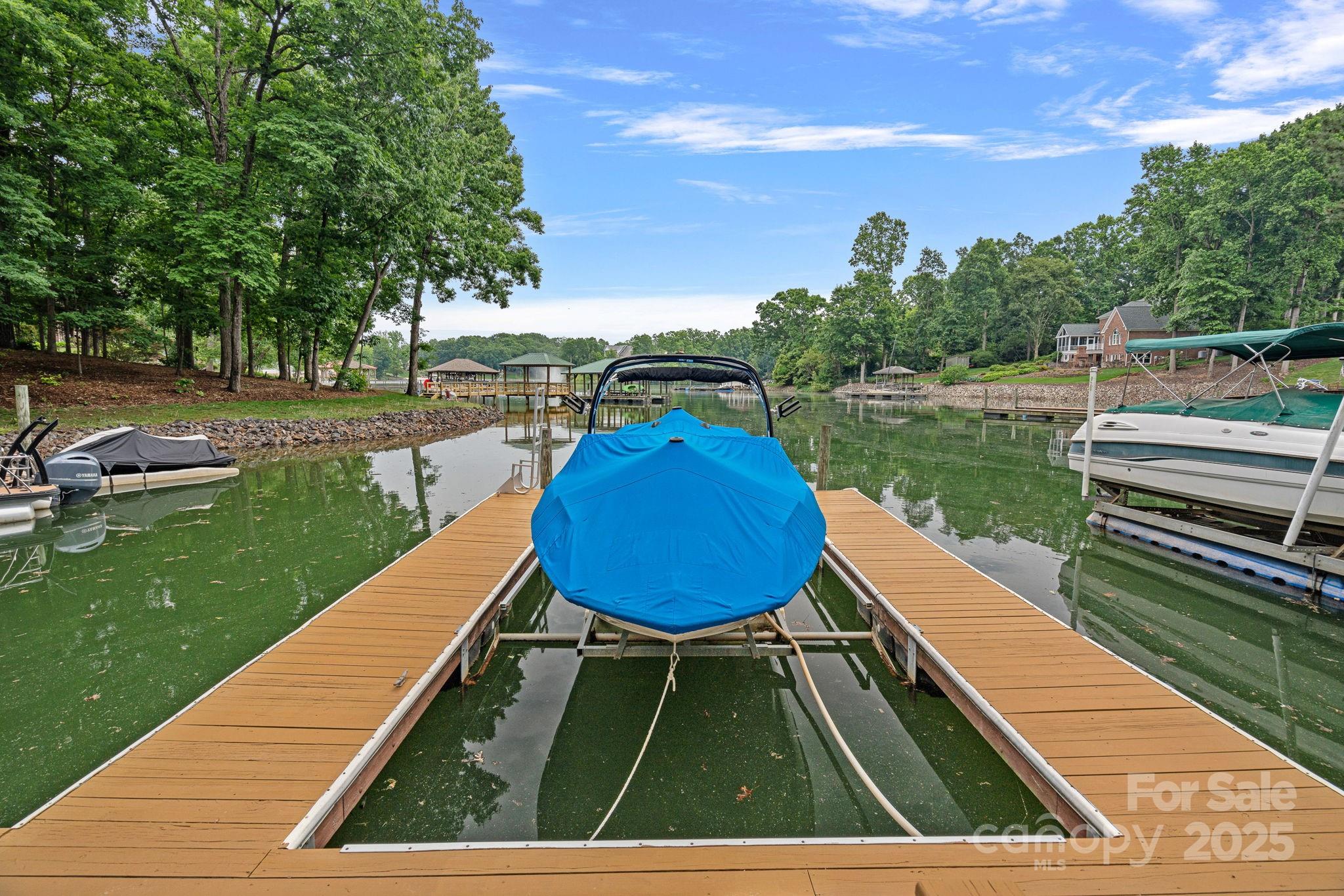 Pinnacle Shores - Residential