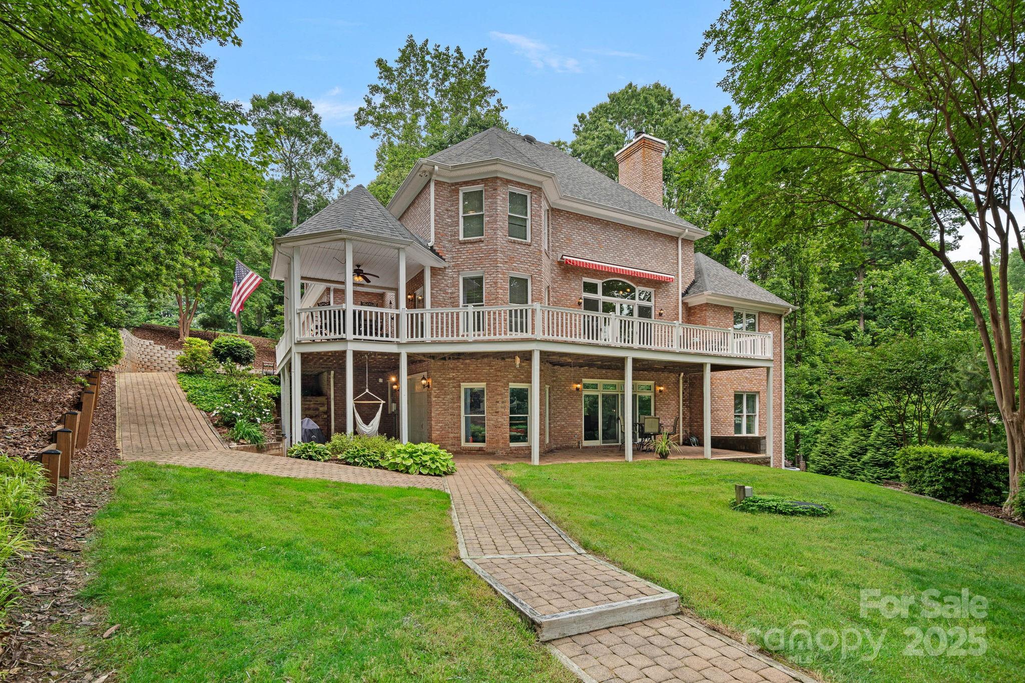 Pinnacle Shores - Residential