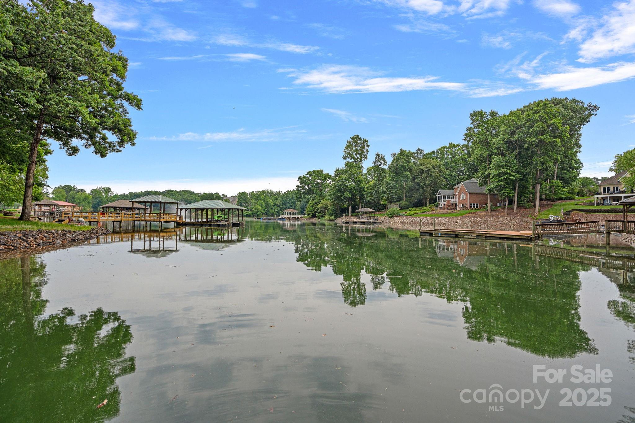 Pinnacle Shores - Residential