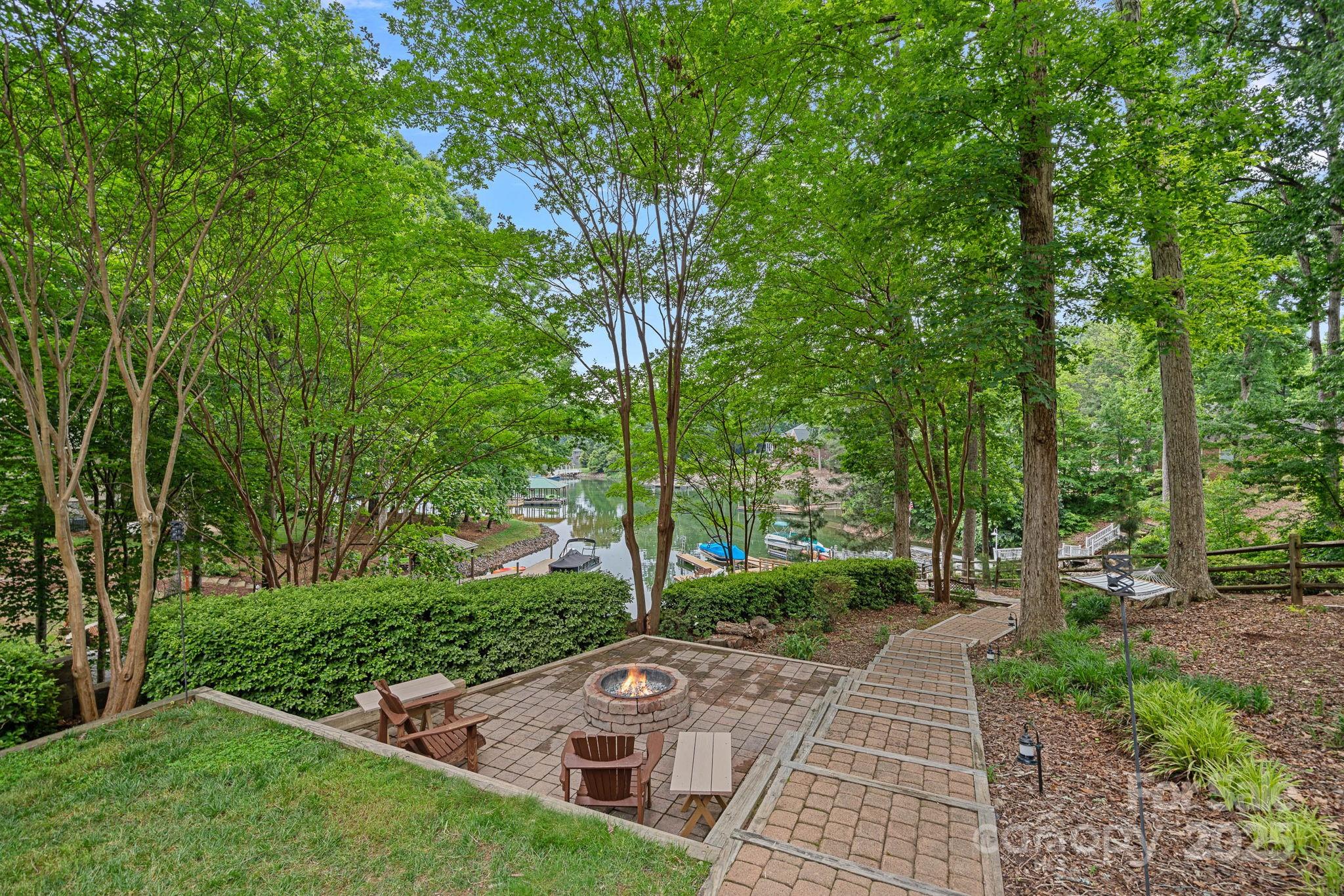 Pinnacle Shores - Residential