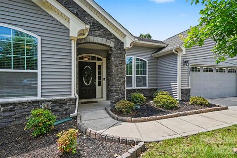 Photo of 1284 Kings Grove Drive, York, SC 29745 (MLS # 4391555)