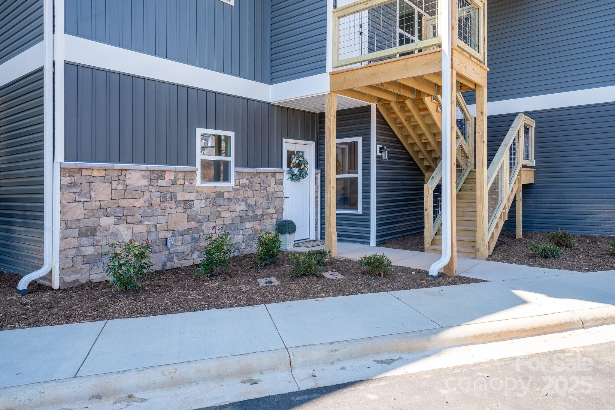 143 Carver Street 16