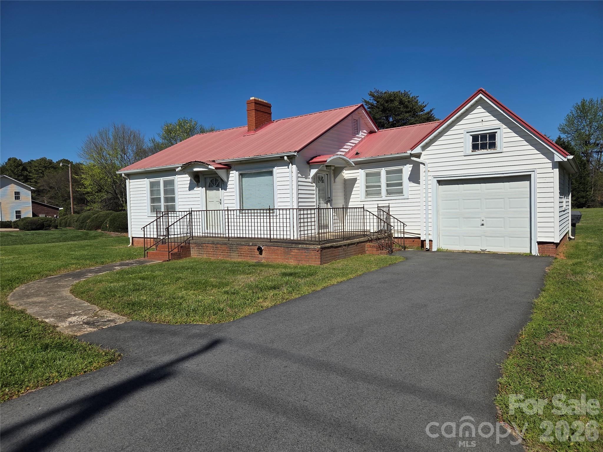 2744 N NC 16 Business Highway