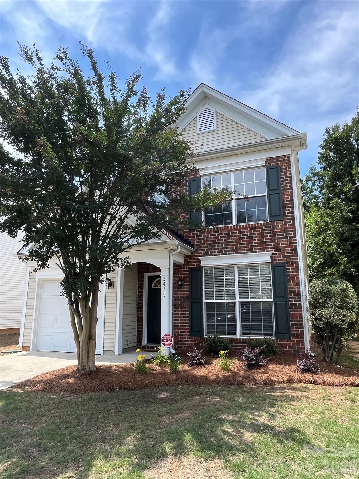 2435 Normancrest Court