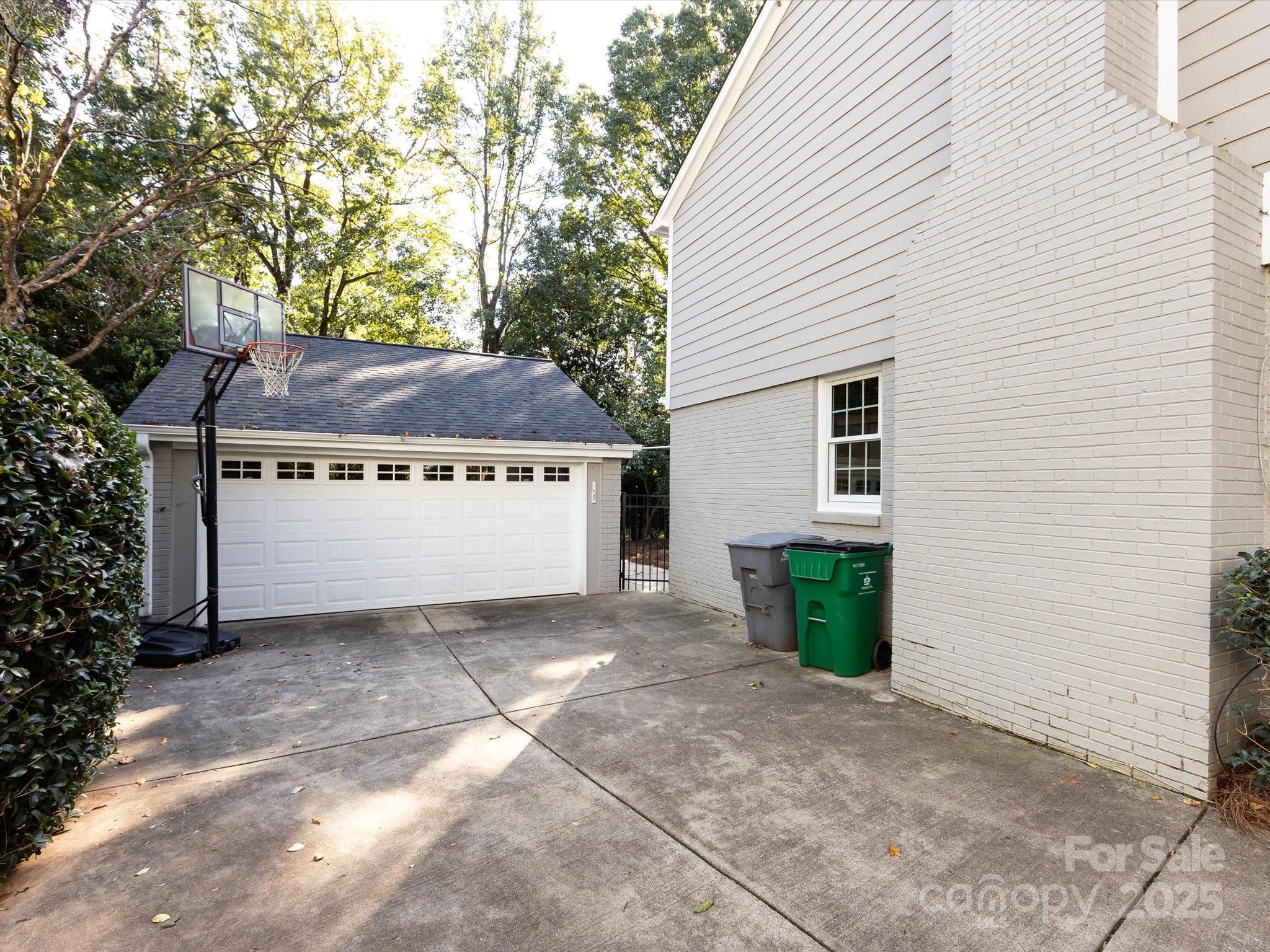 Beverly Woods East - Residential