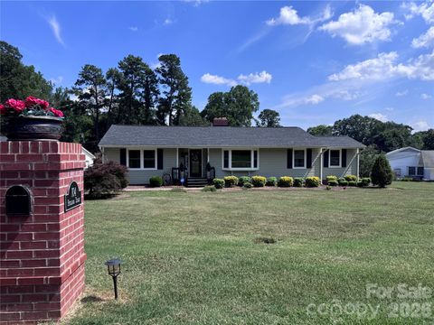 Photo of 104 Highland Street, Belmont, NC 28012 (MLS # 4400776)