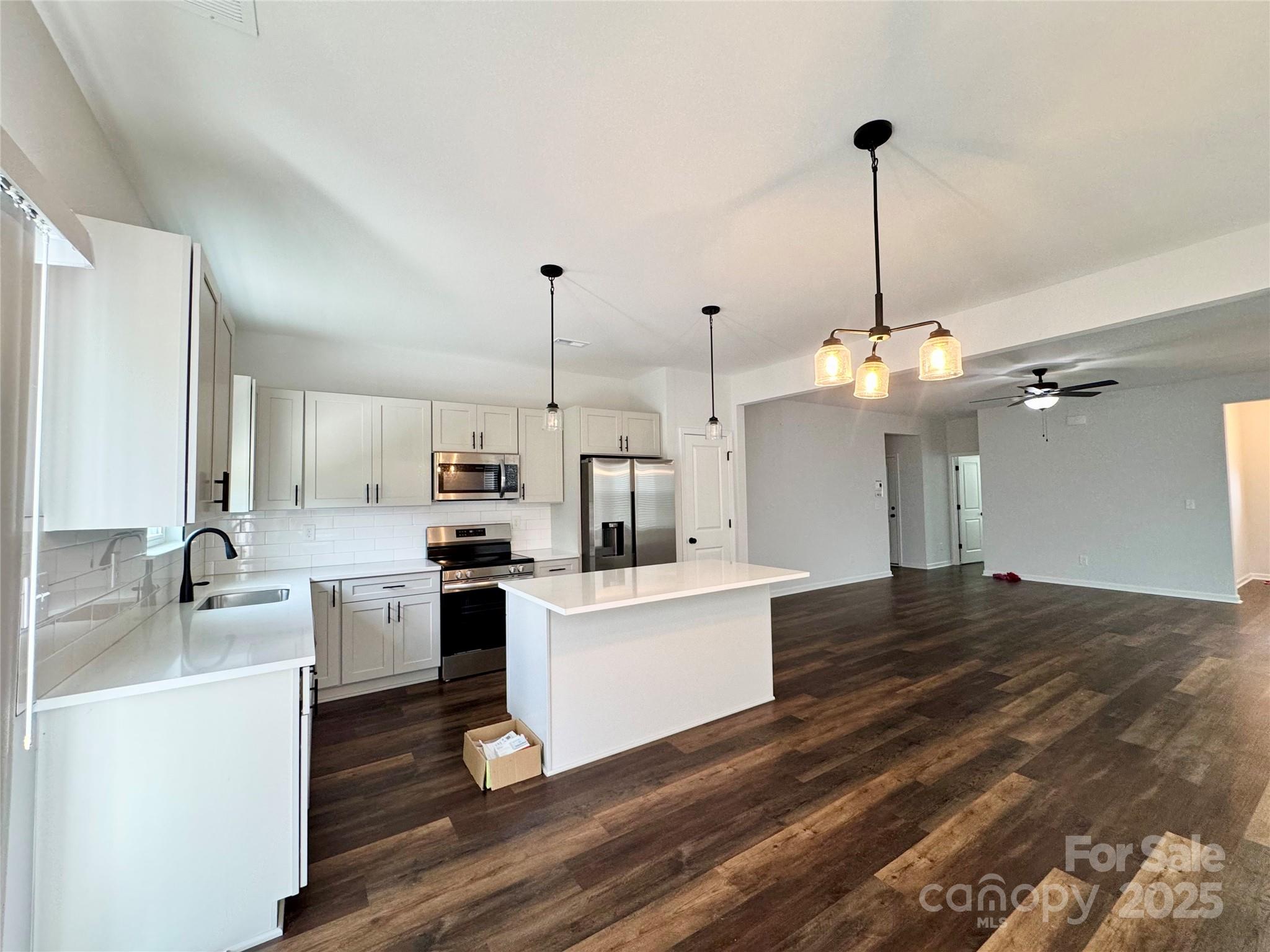 211 Surrey Oak Lane