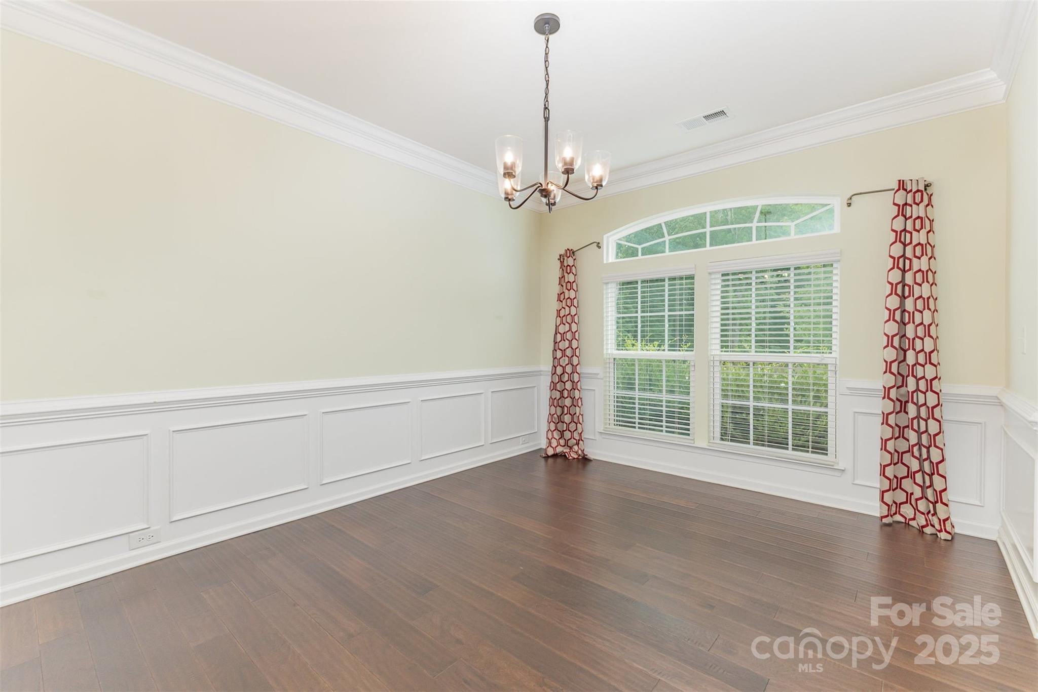 1116 Arnott Lane