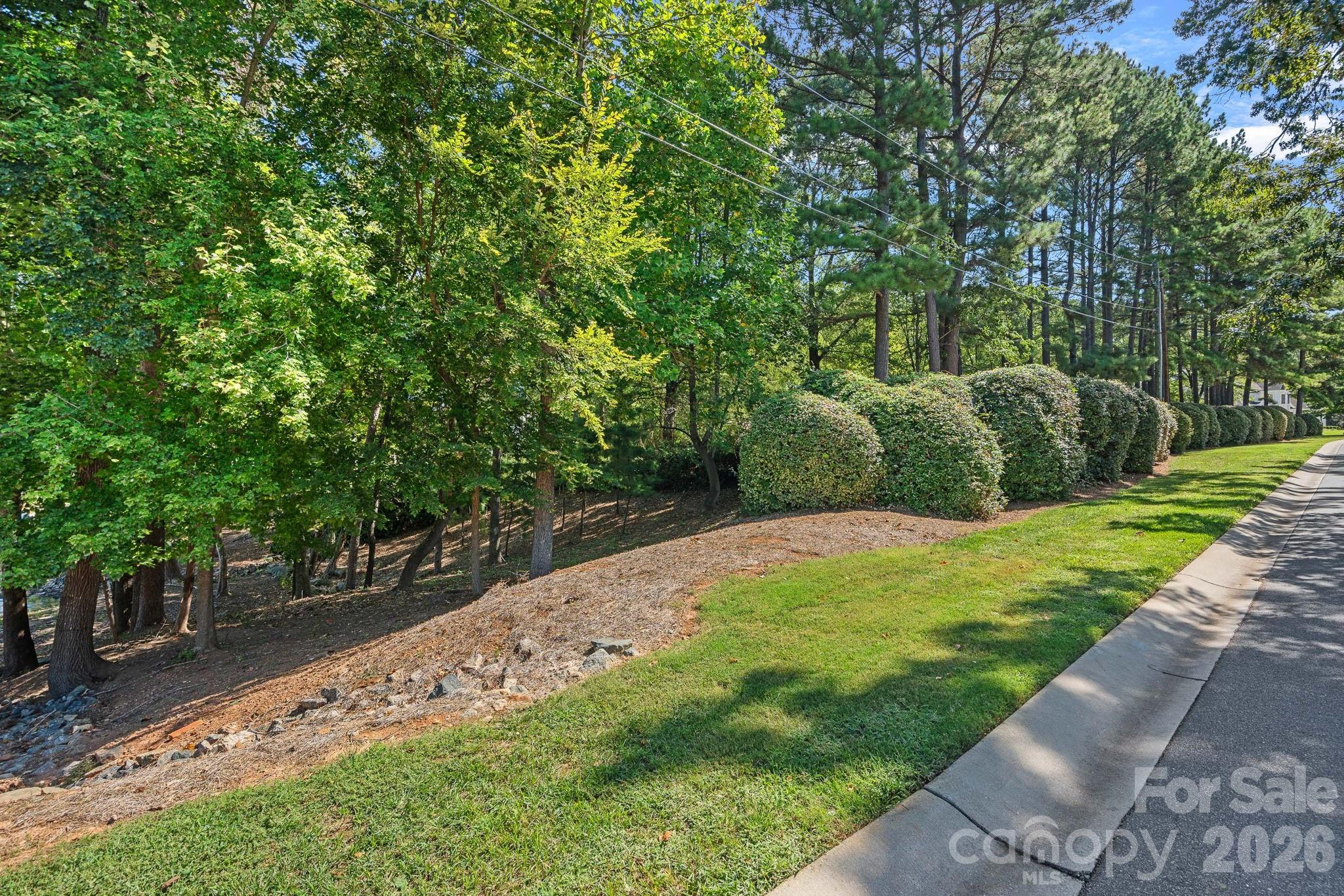 The Peninsula - Land