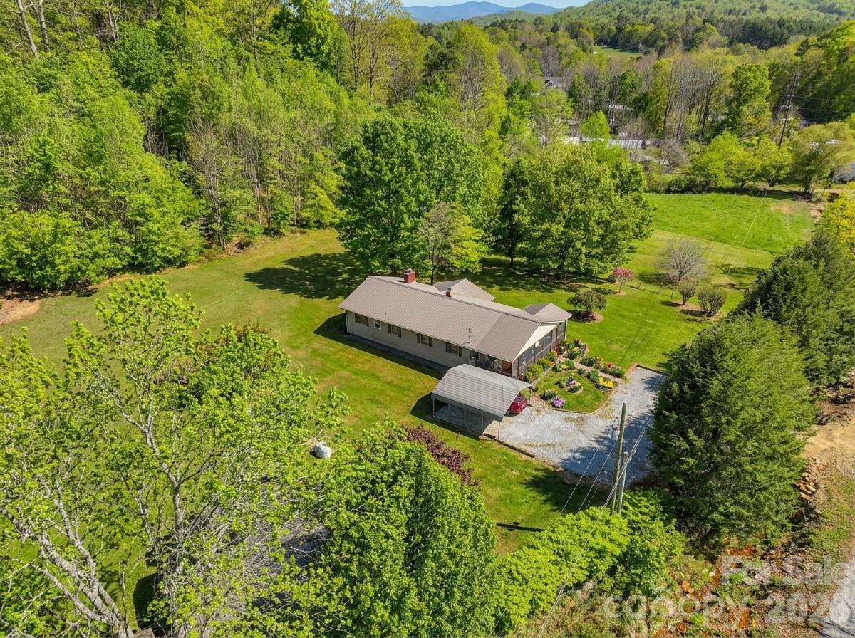 136 Roaring Spout Lane