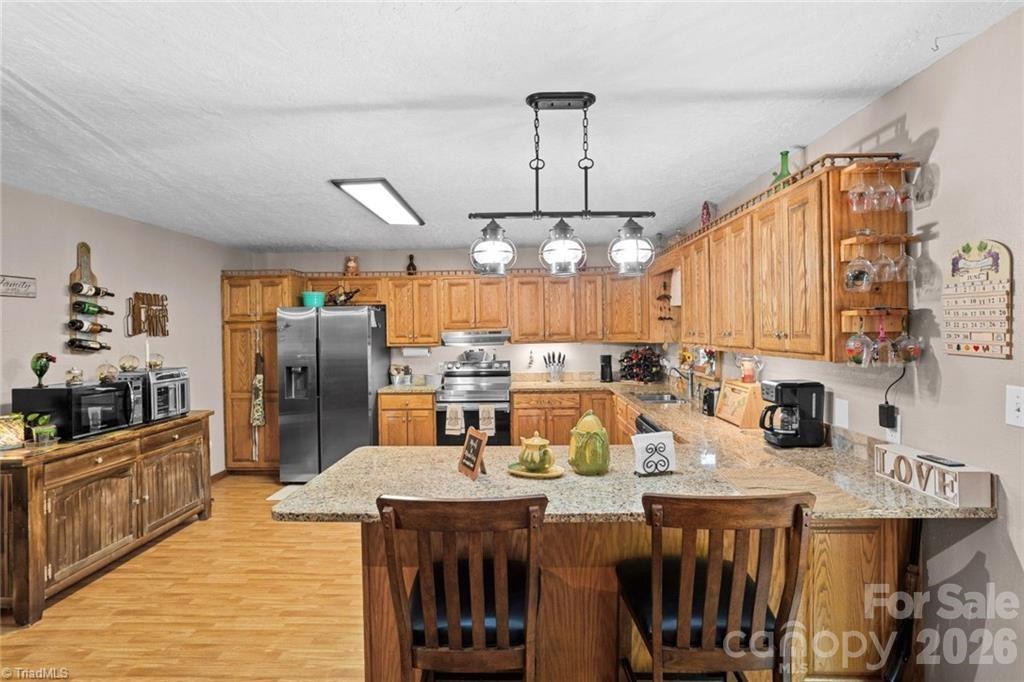143 Mohegan Trail