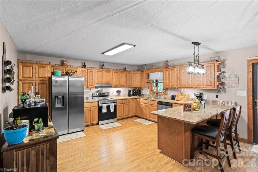 143 Mohegan Trail