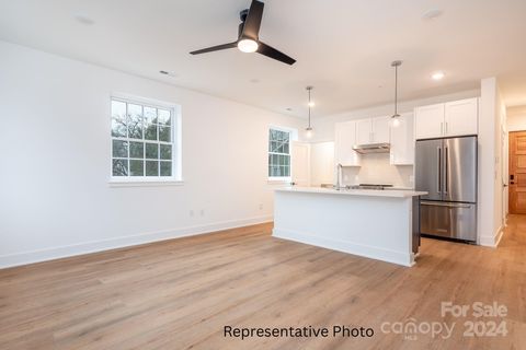 Condominium in Charlotte NC 203 Grandin Road 3.jpg