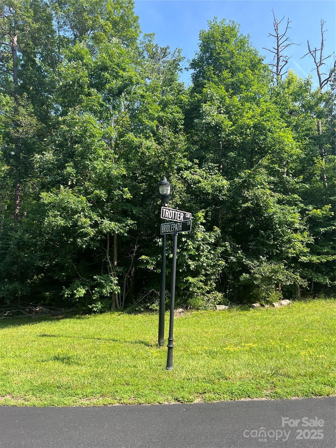 1501 Trotter Circle