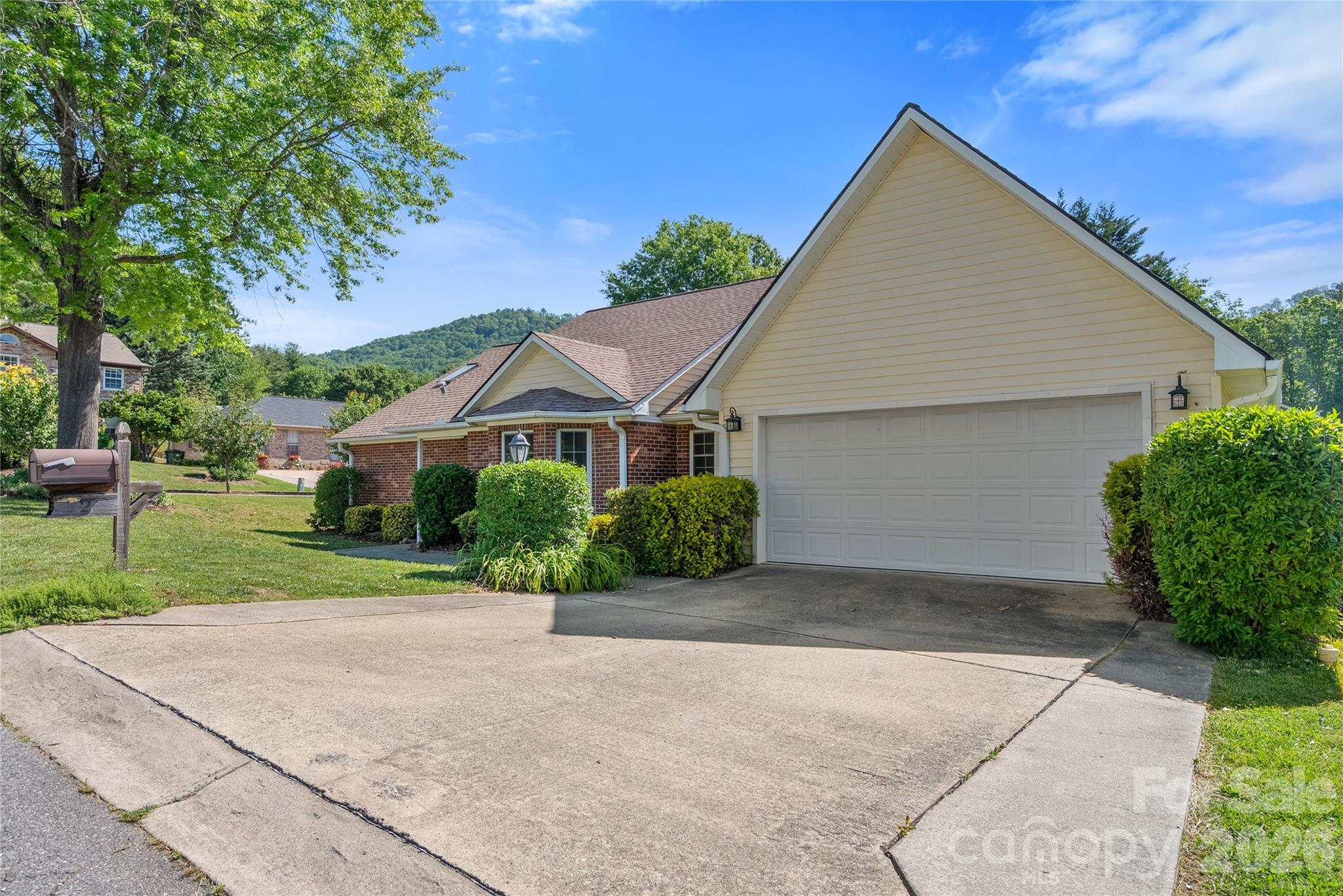 2 Gatehouse Court