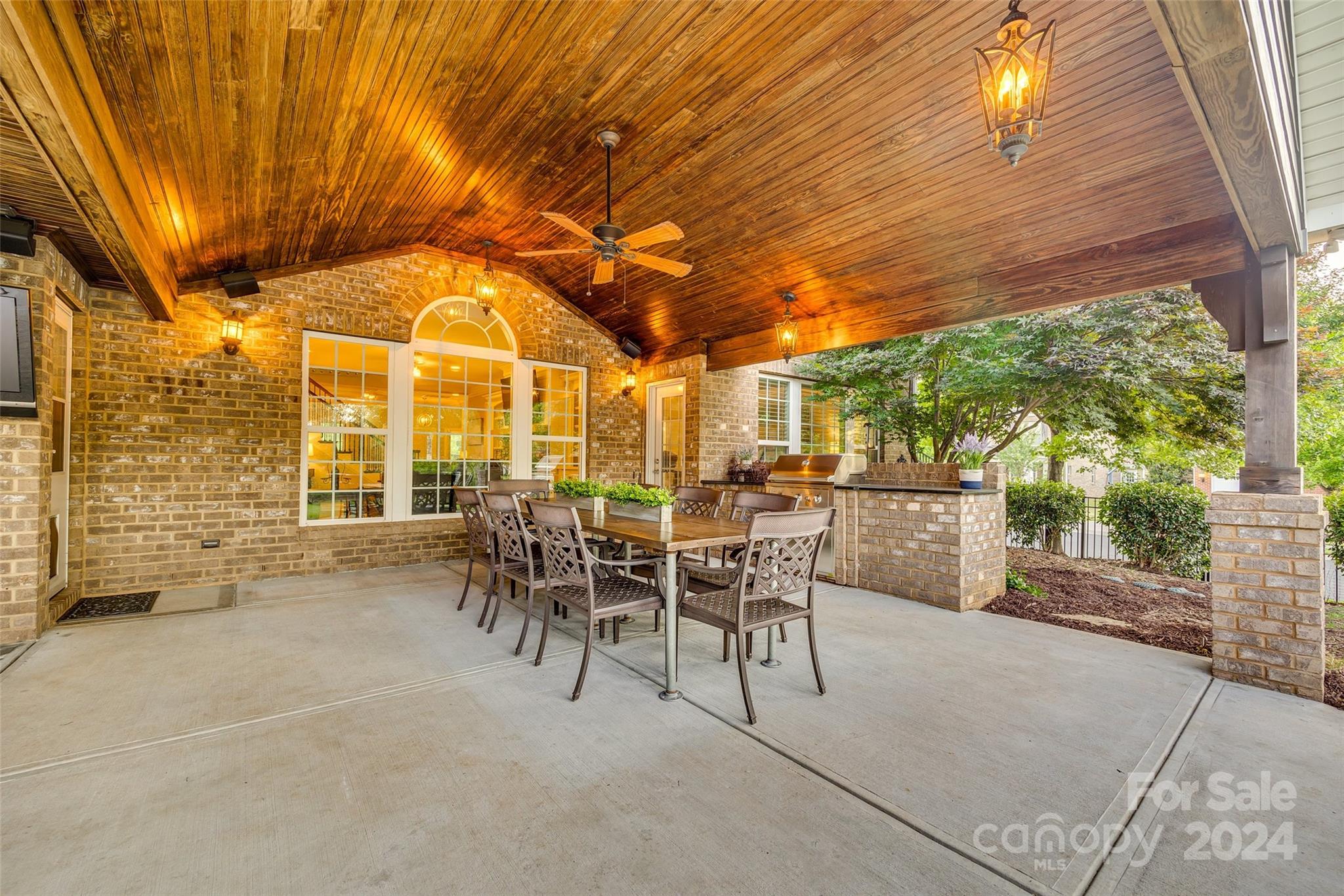 The Chimneys Of Marvin - Residential