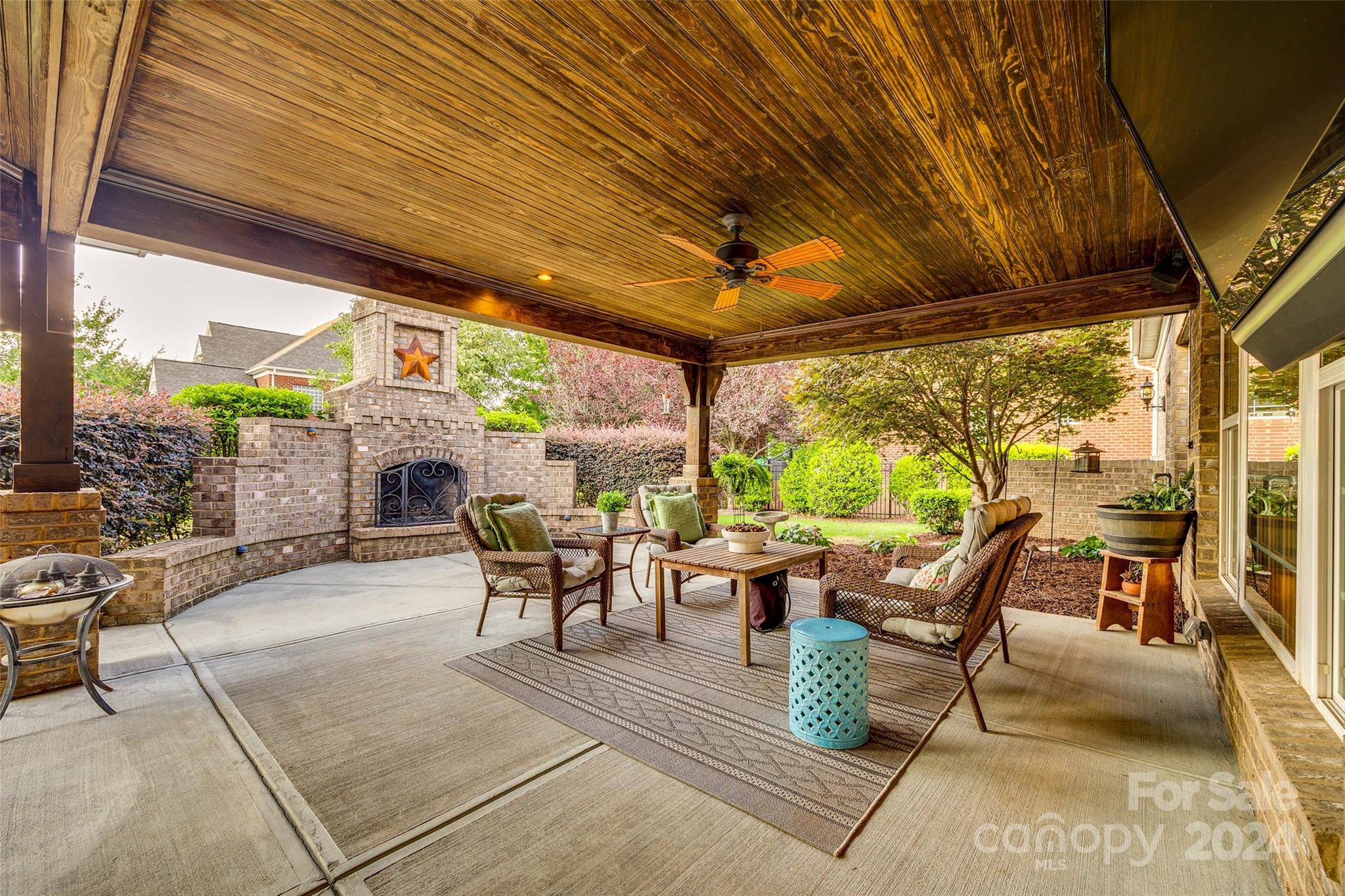 The Chimneys Of Marvin - Residential