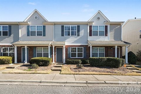 Photo of 12728 Livengood Lane, Charlotte, NC 28269 (MLS # 4337052)