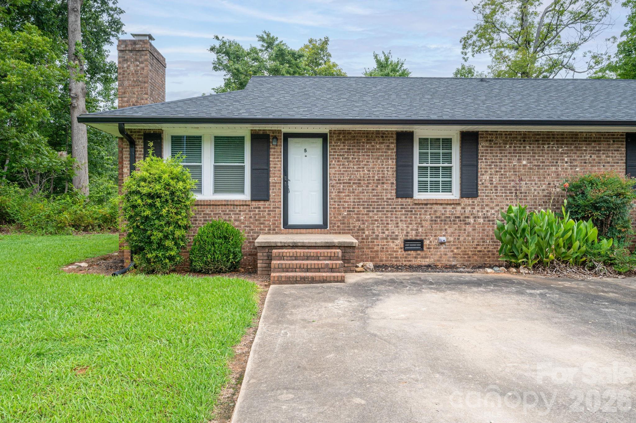 611 Borders Road