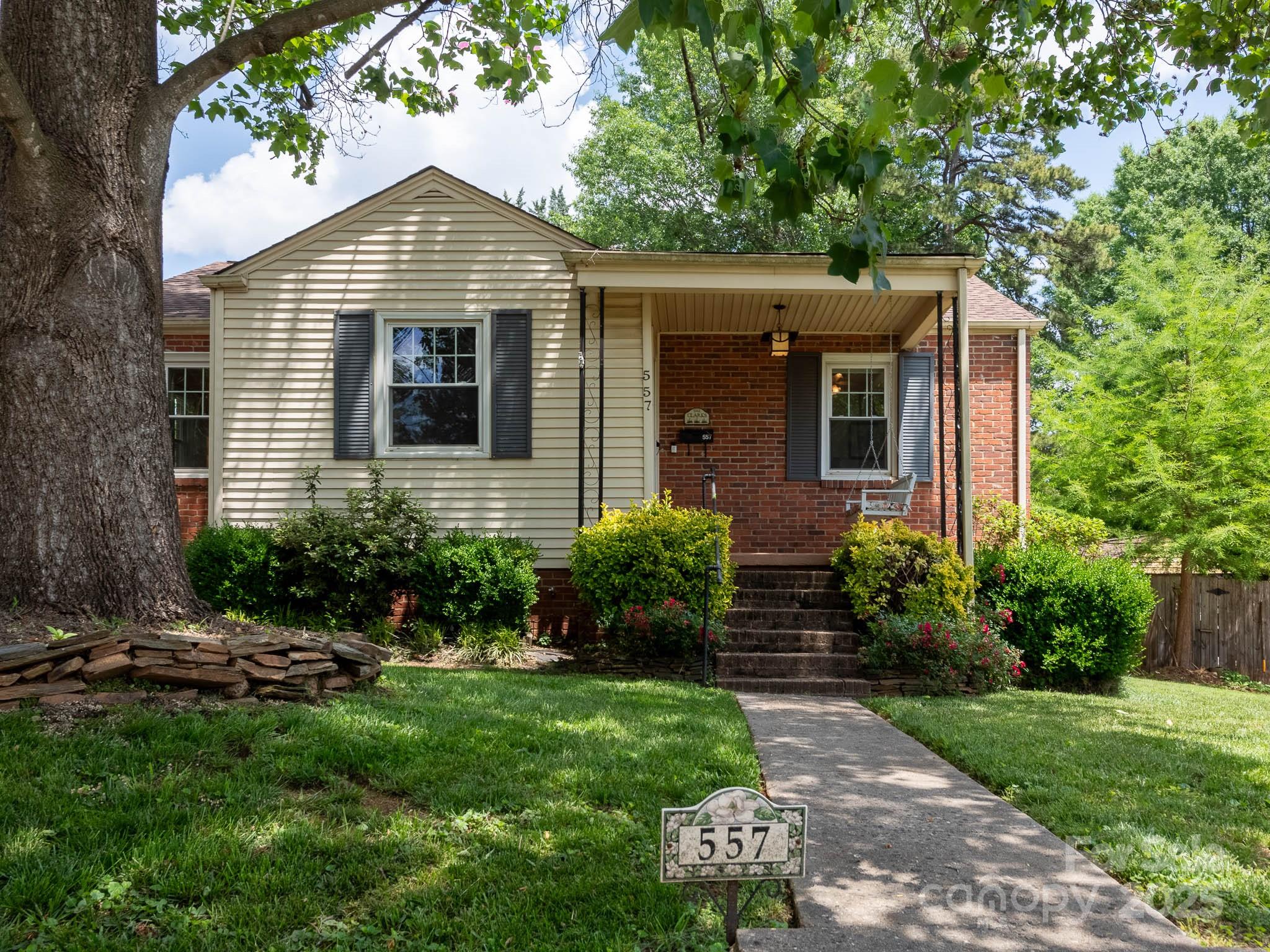 557 Melbourne Court