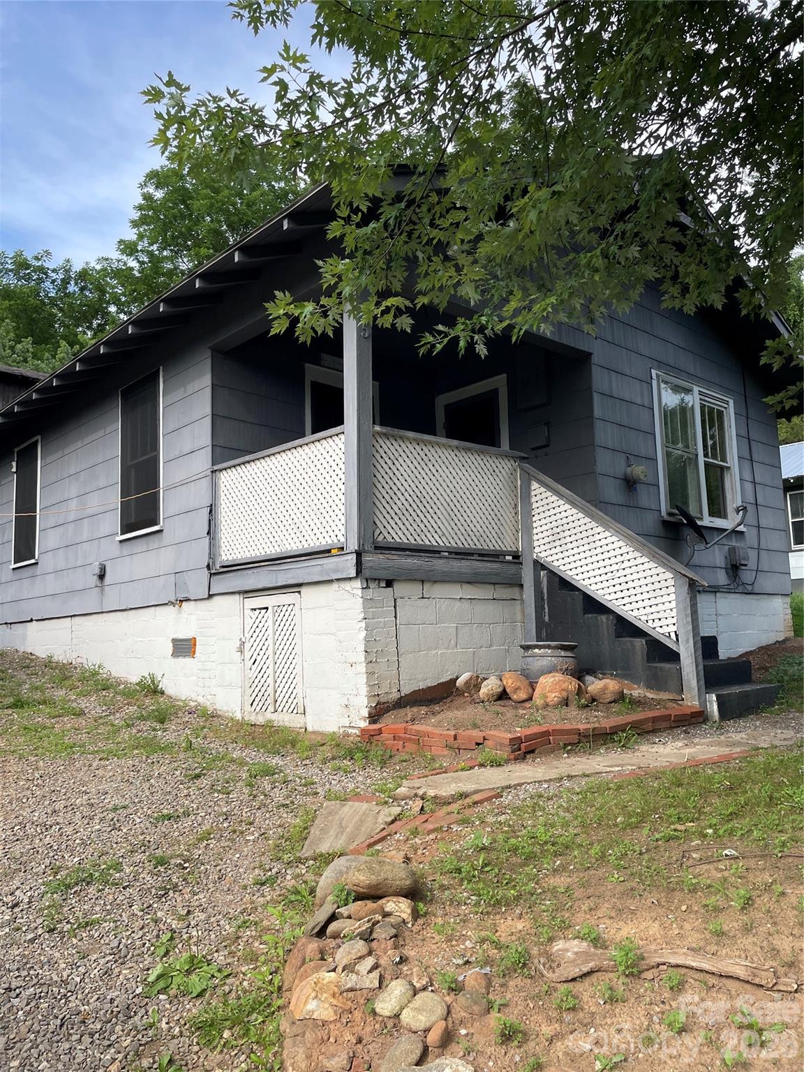 33 Holtzclaw Street