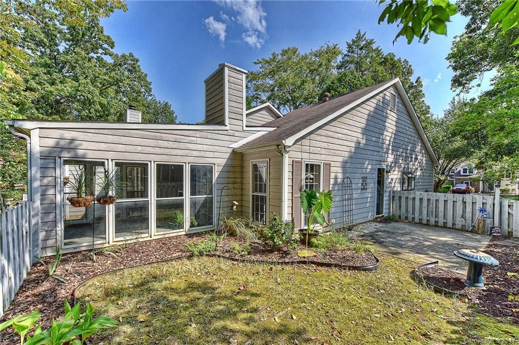 Renaissance On Carmel - Residential