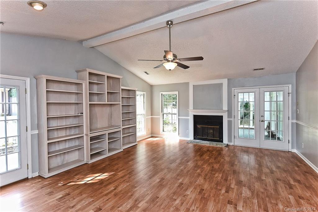 Renaissance On Carmel - Residential