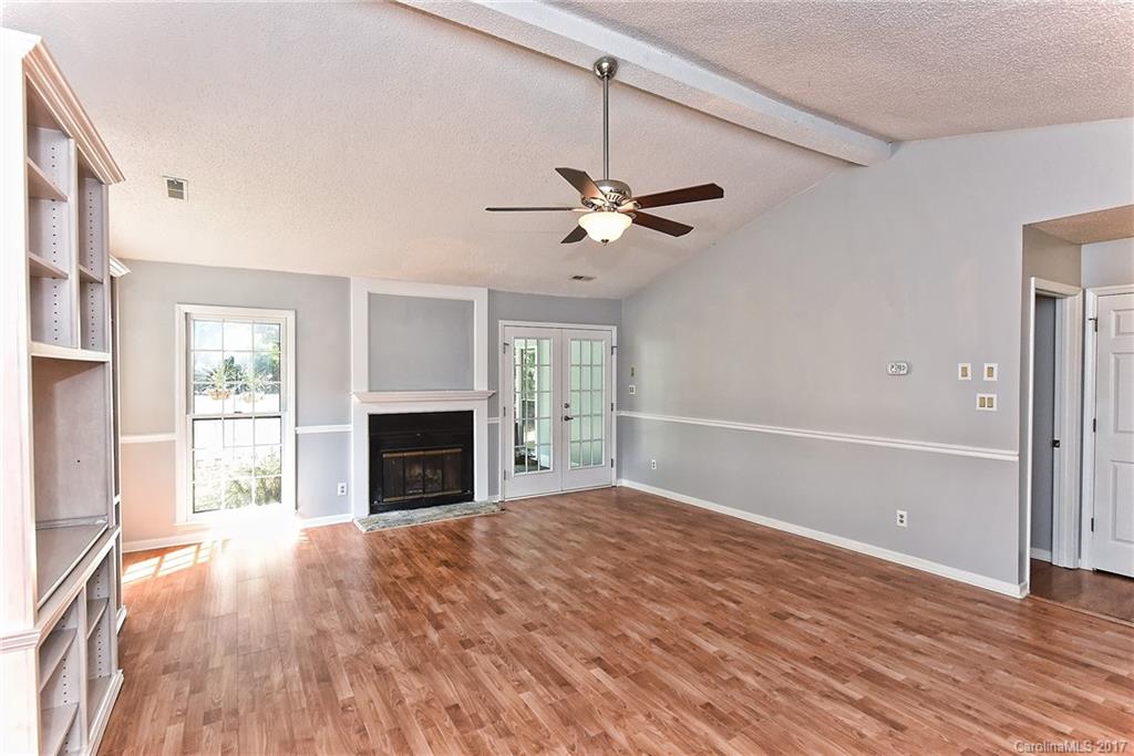 Renaissance On Carmel - Residential