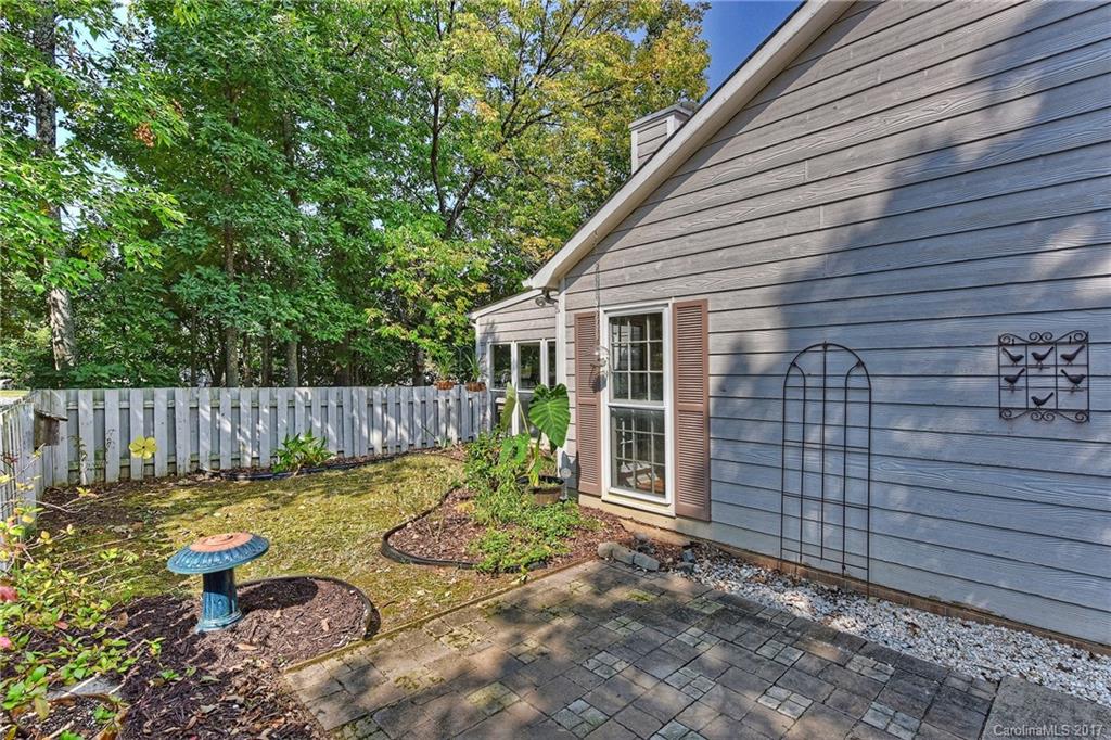 Renaissance On Carmel - Residential