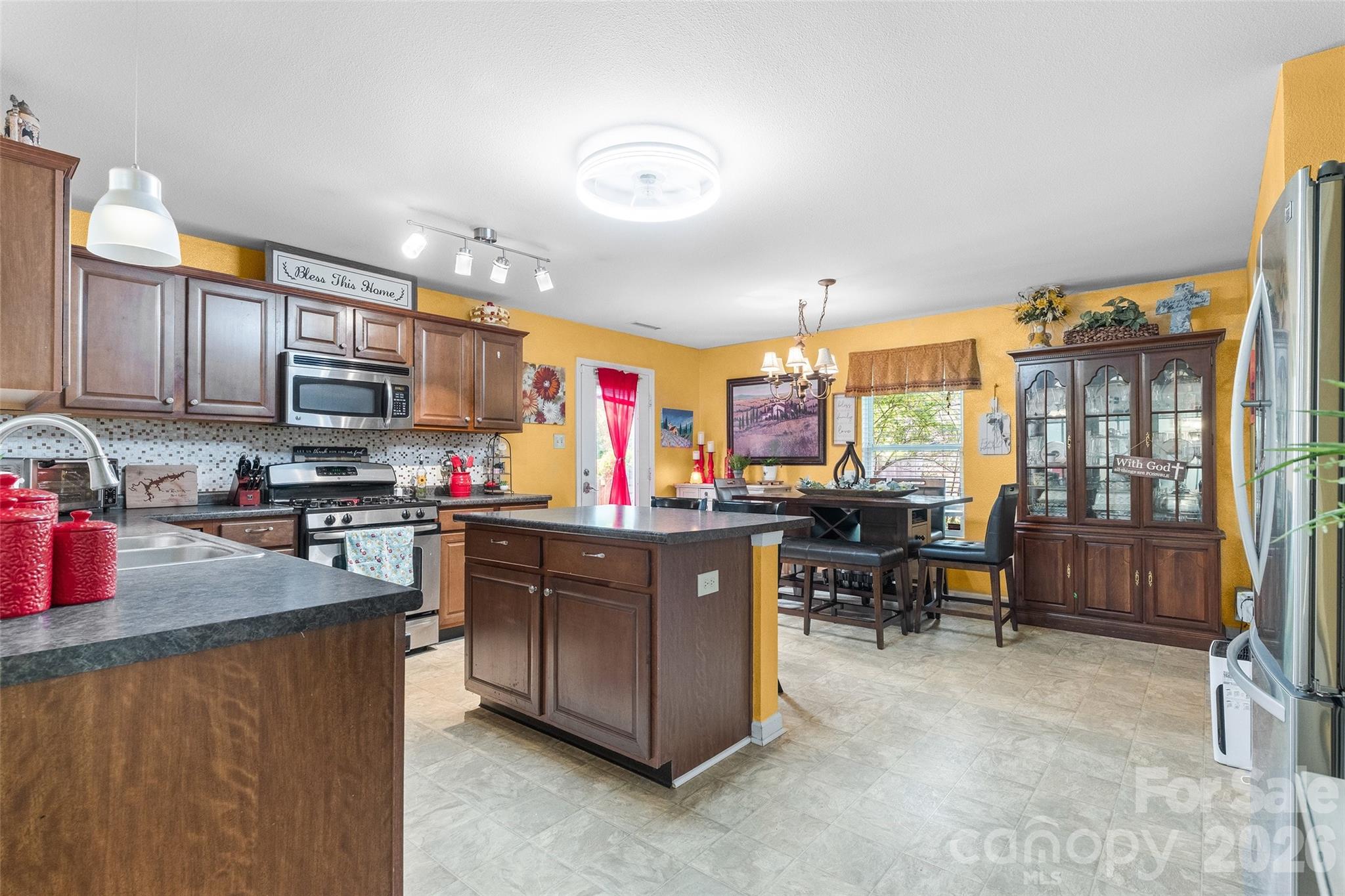 3248 Pikes Peak Drive
