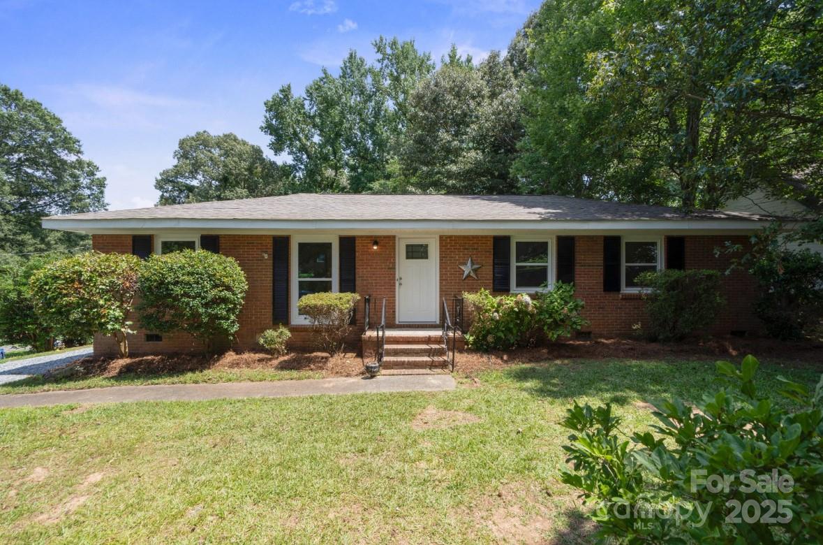 318 Cedarwood Lane