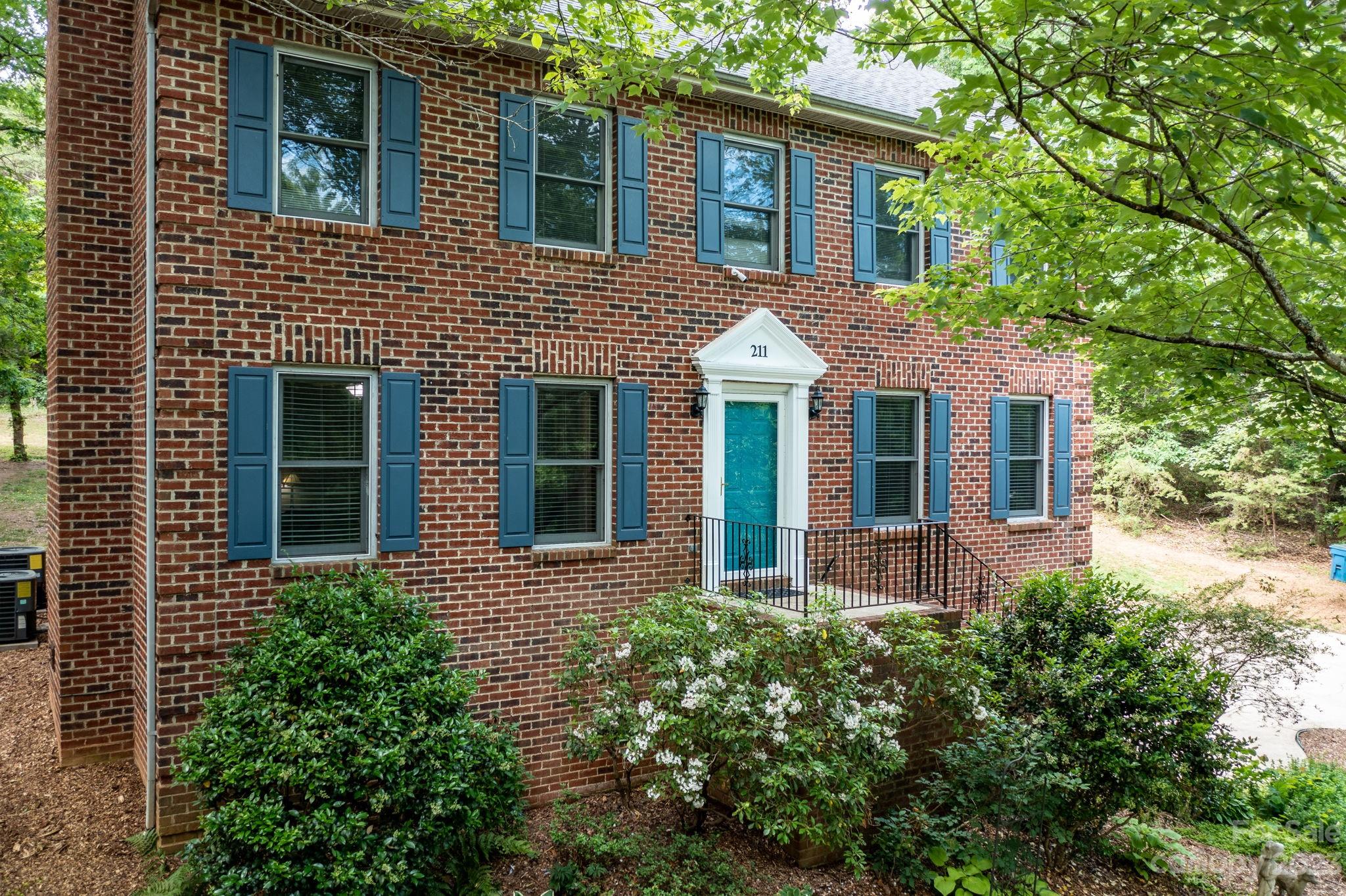 Photo 1 of 48 — 211 Fox Ridge Lane, Hickory, NC 28601