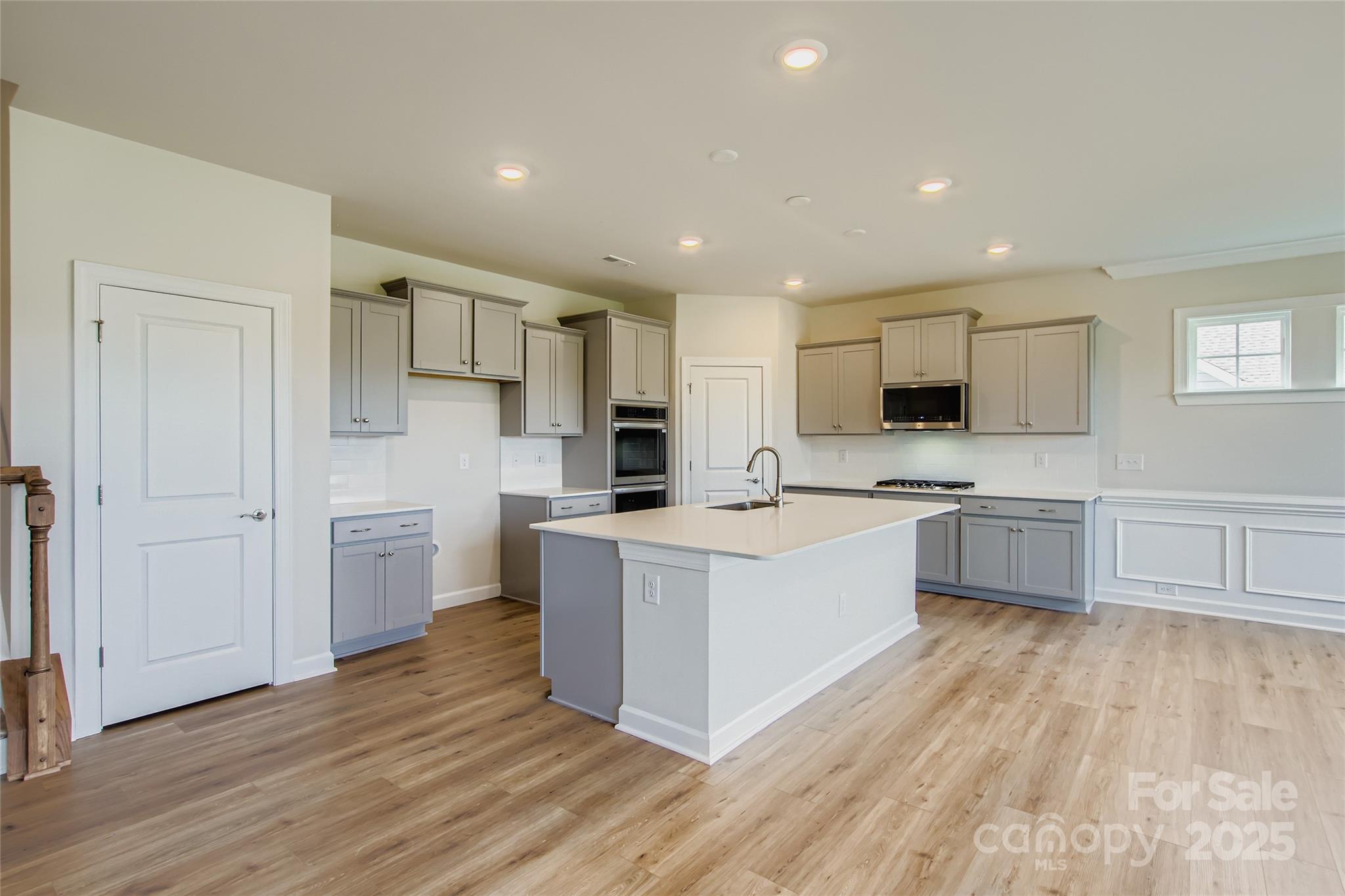 2255 Moon Crest Road