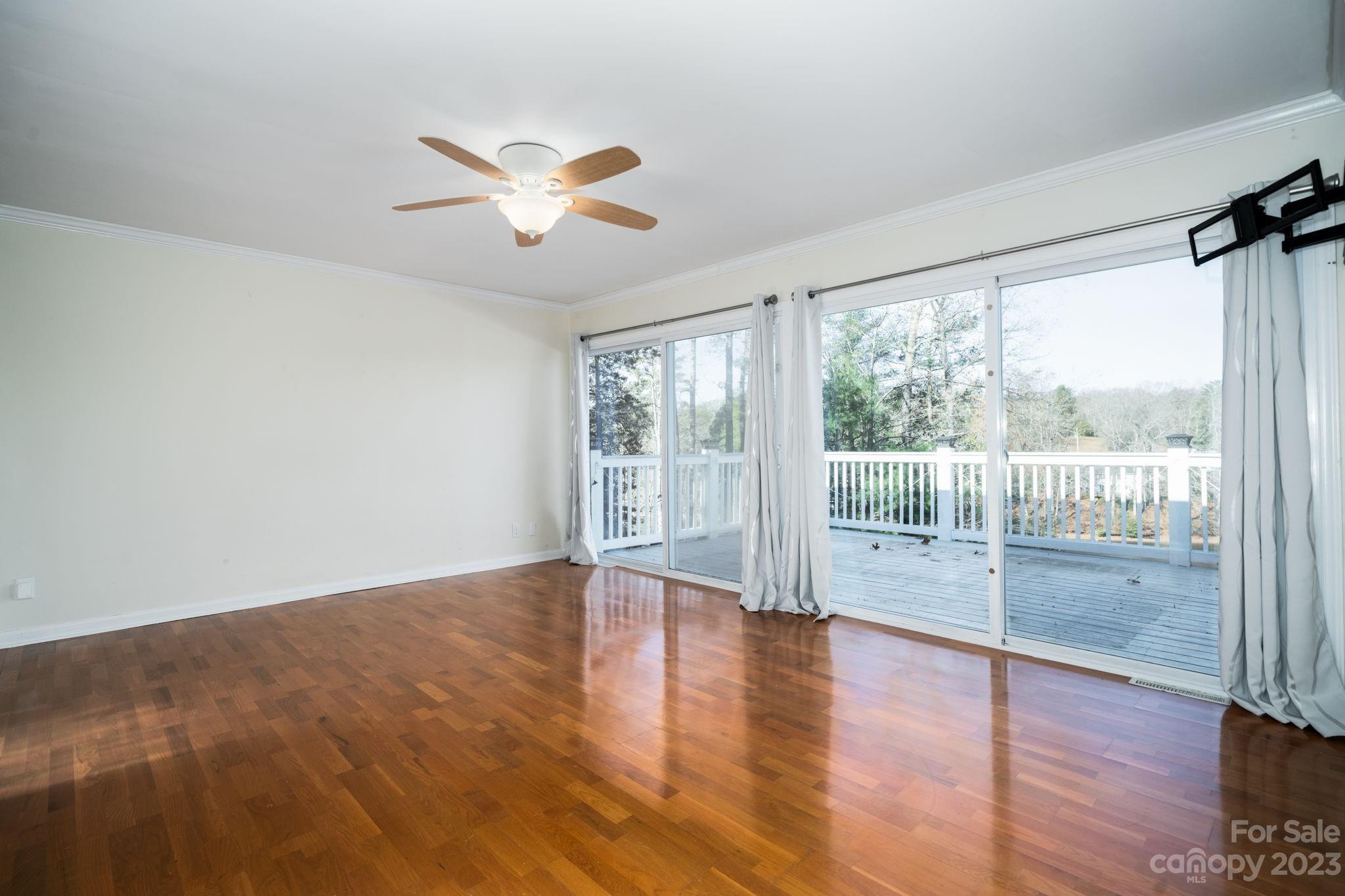 Windsor Pointe - Residential