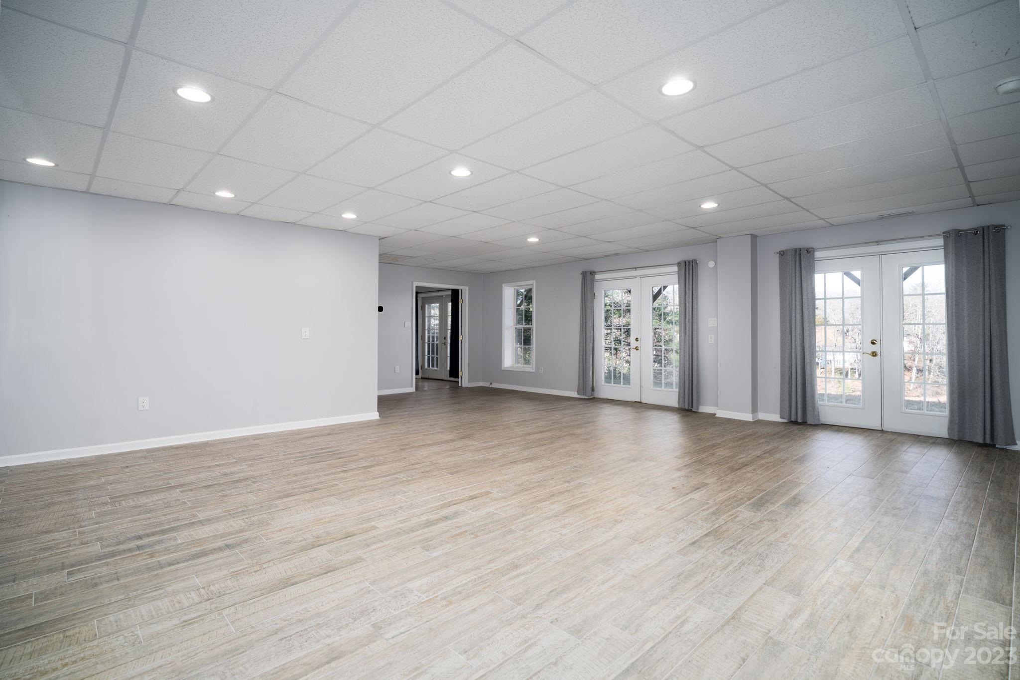 Windsor Pointe - Residential