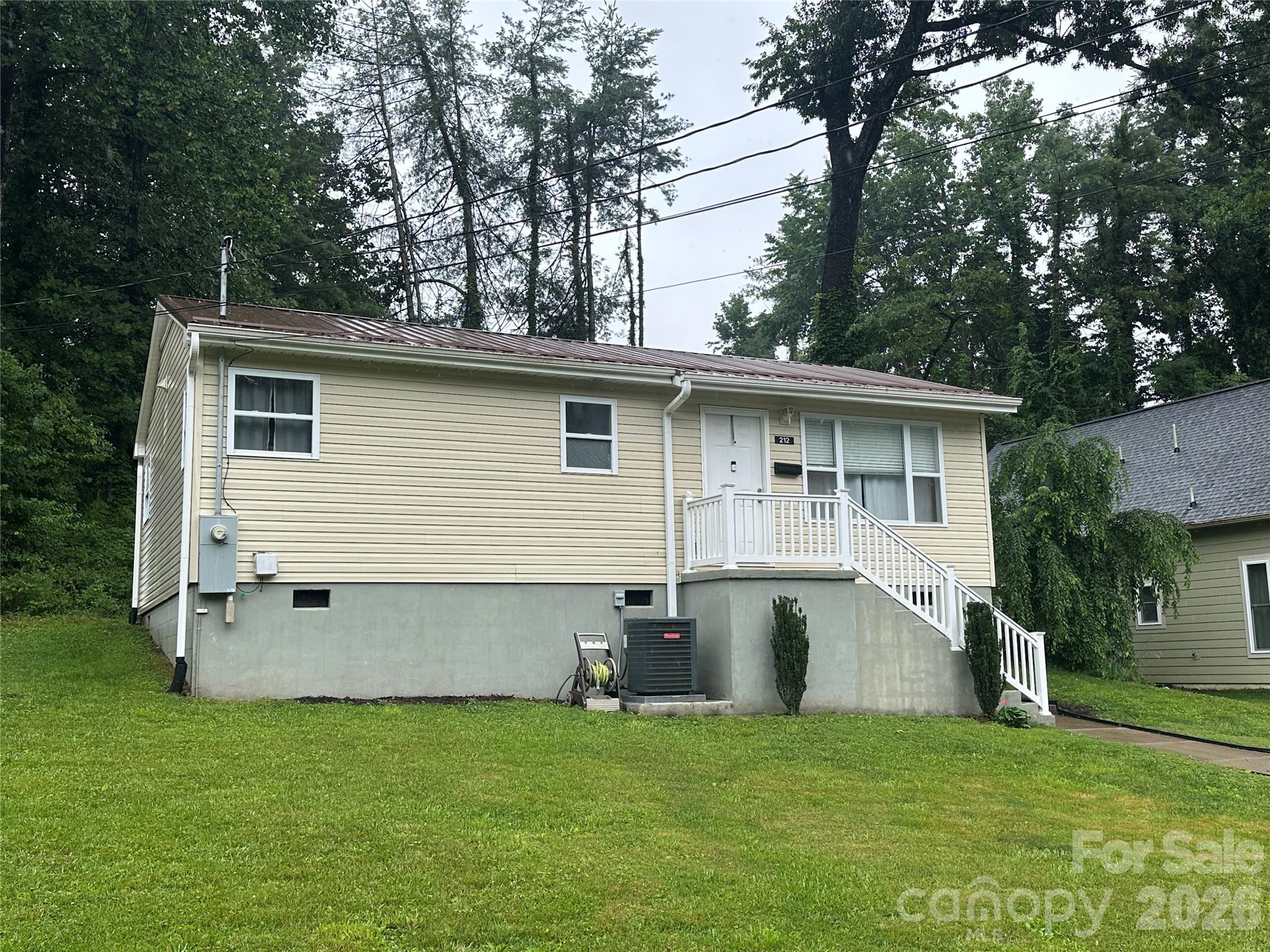 212 Maple Avenue