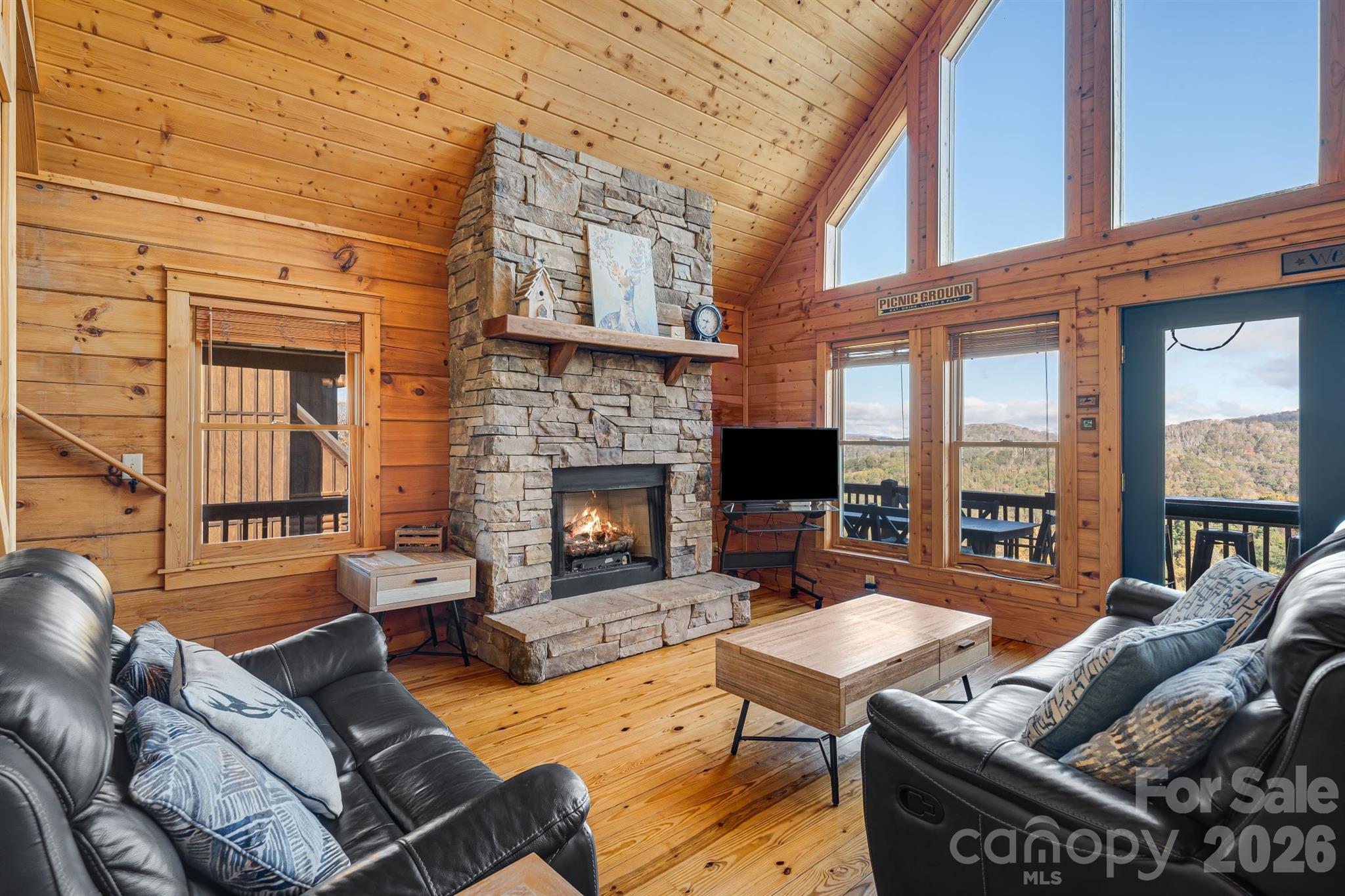 121 Scenic Wolf Drive