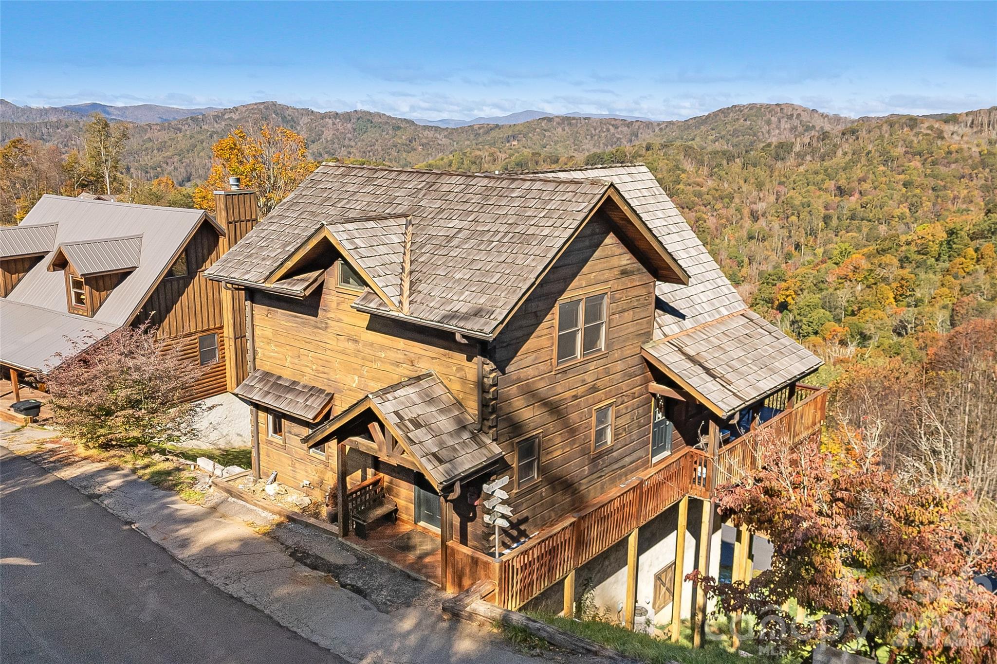 121 Scenic Wolf Drive