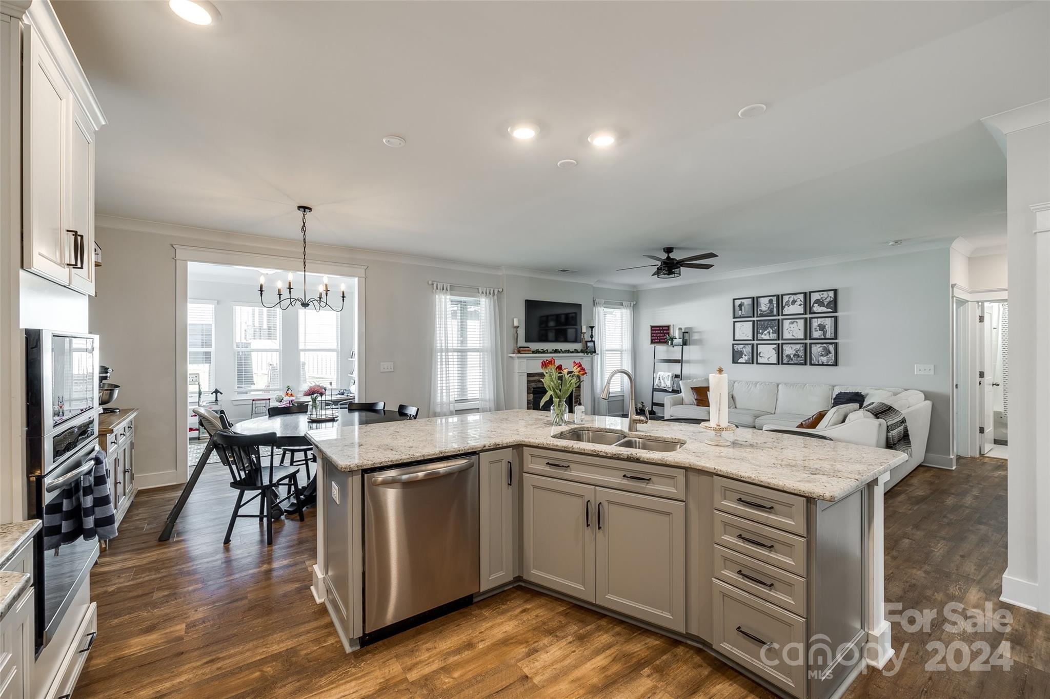 Robinson Oaks - Residential