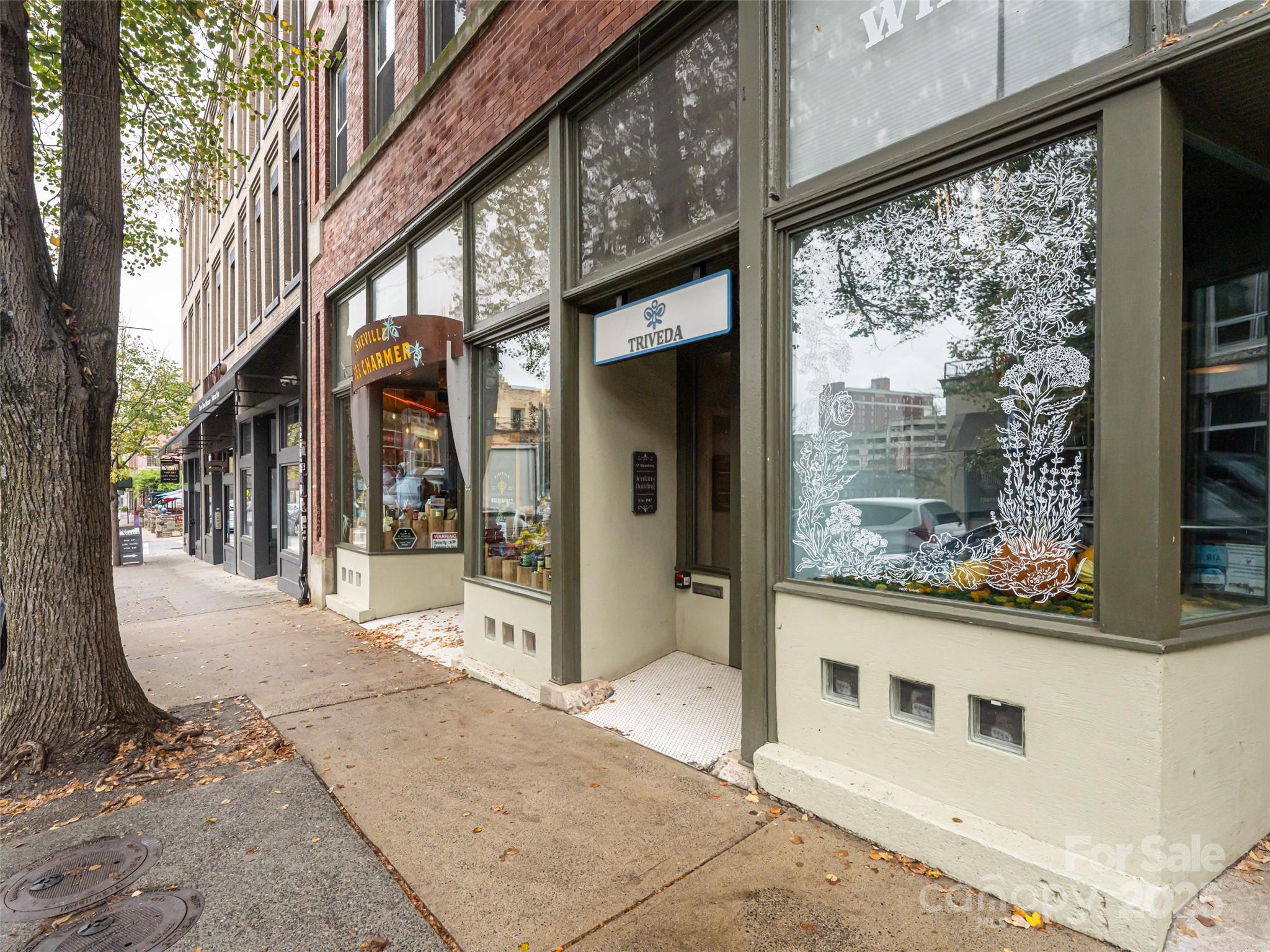 32 Broadway Street 230