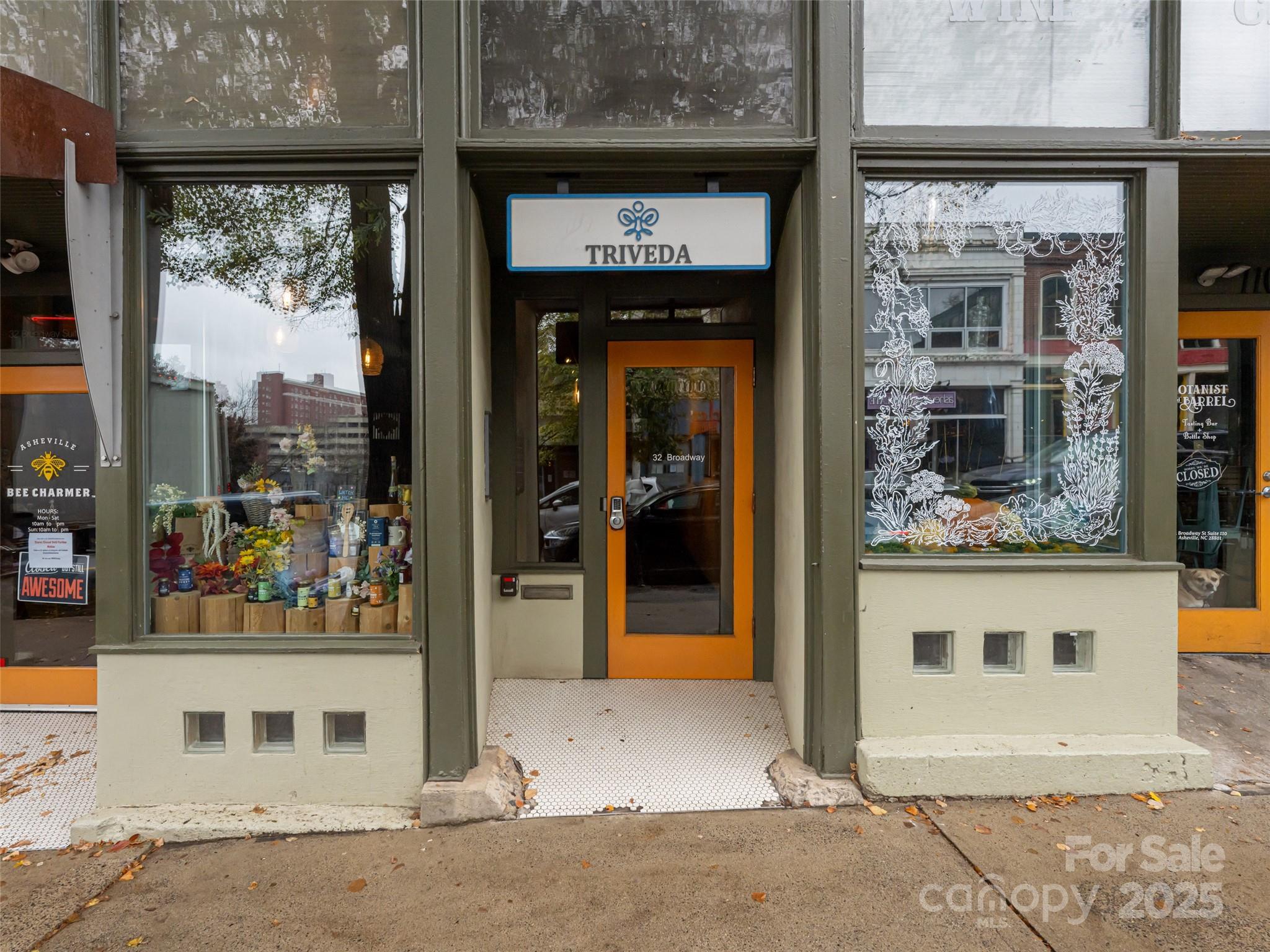 32 Broadway Street 230