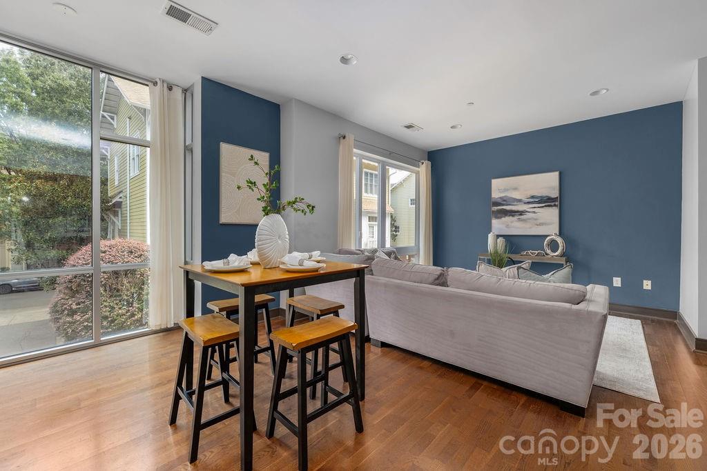 300 Magnolia Avenue 101