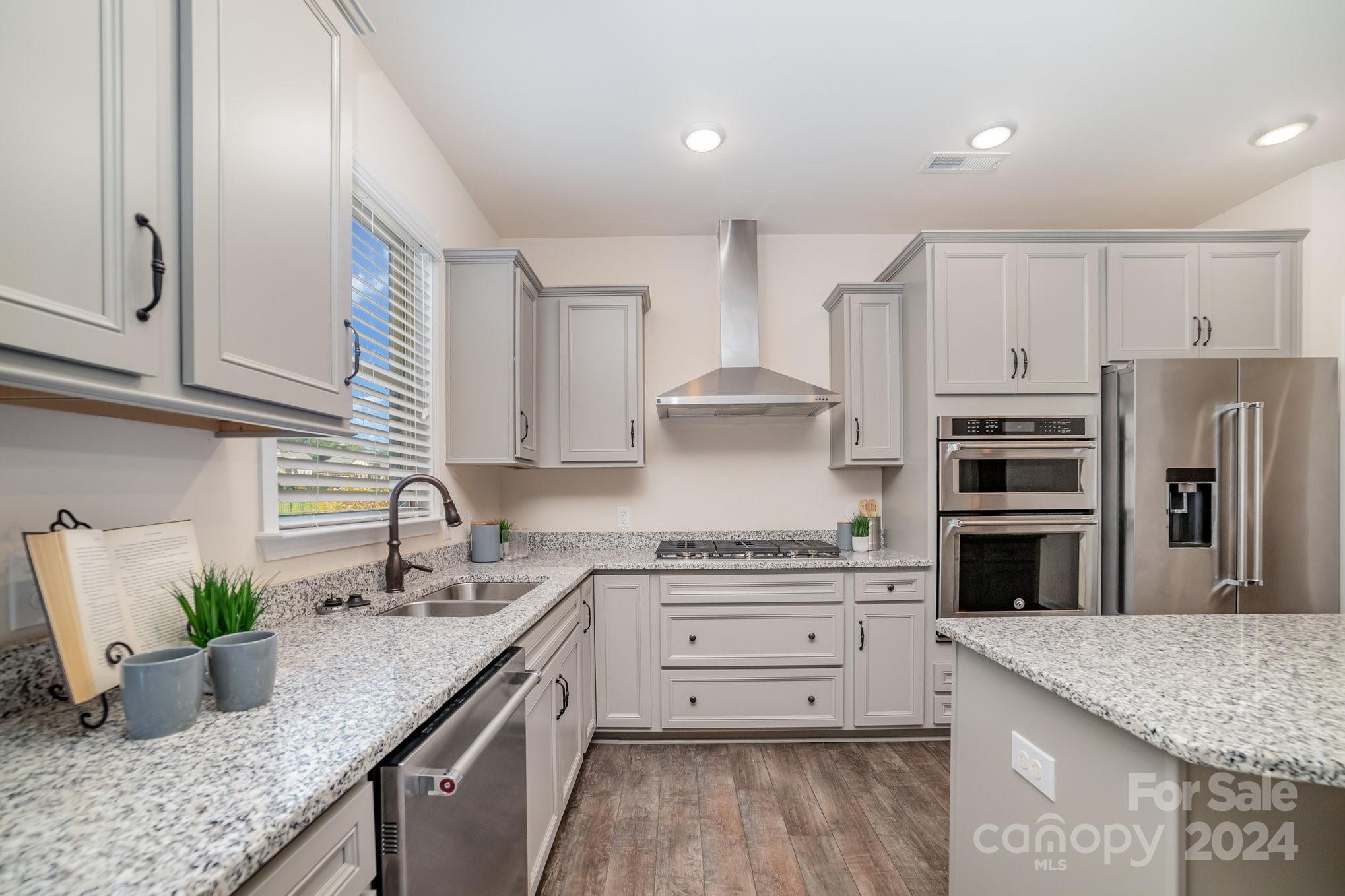 Queensbridge - Residential