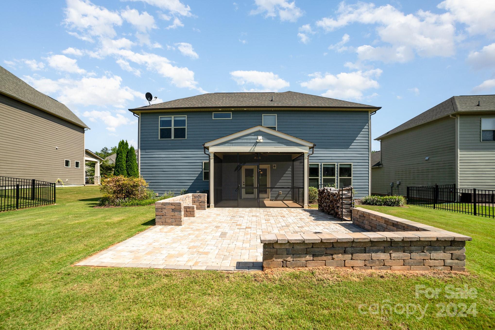 Queensbridge - Residential