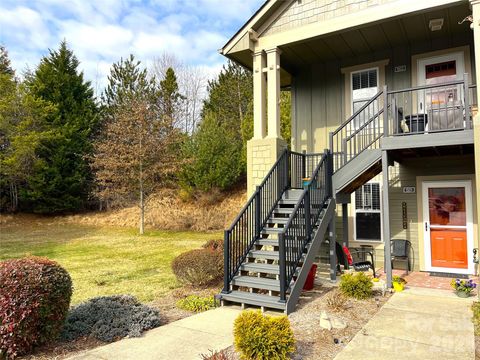 1501 Deermouse Way Hendersonville NC 28792