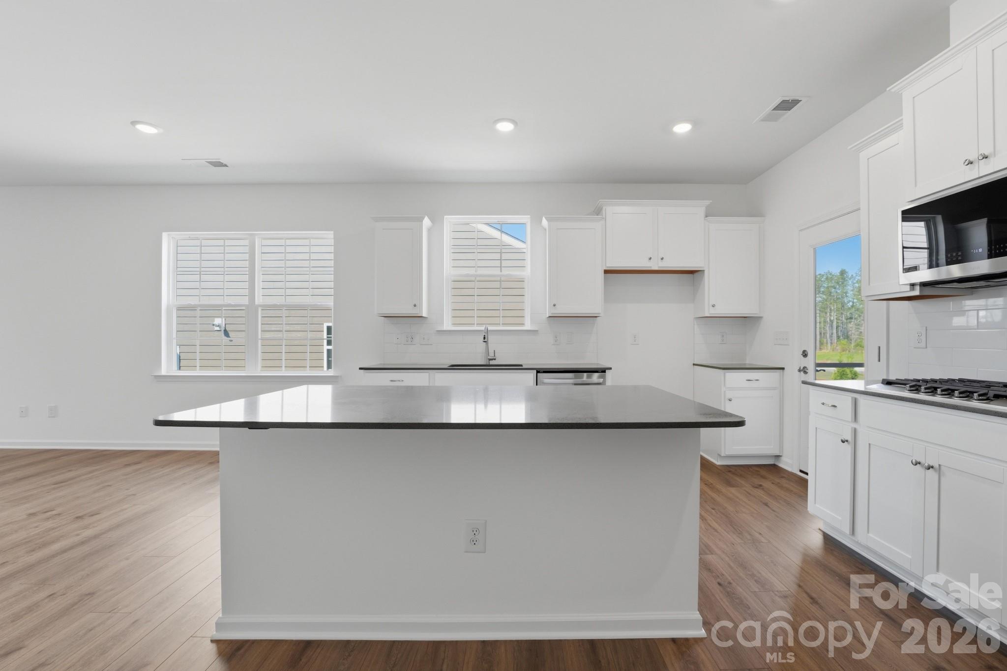 Roselyn - Residential