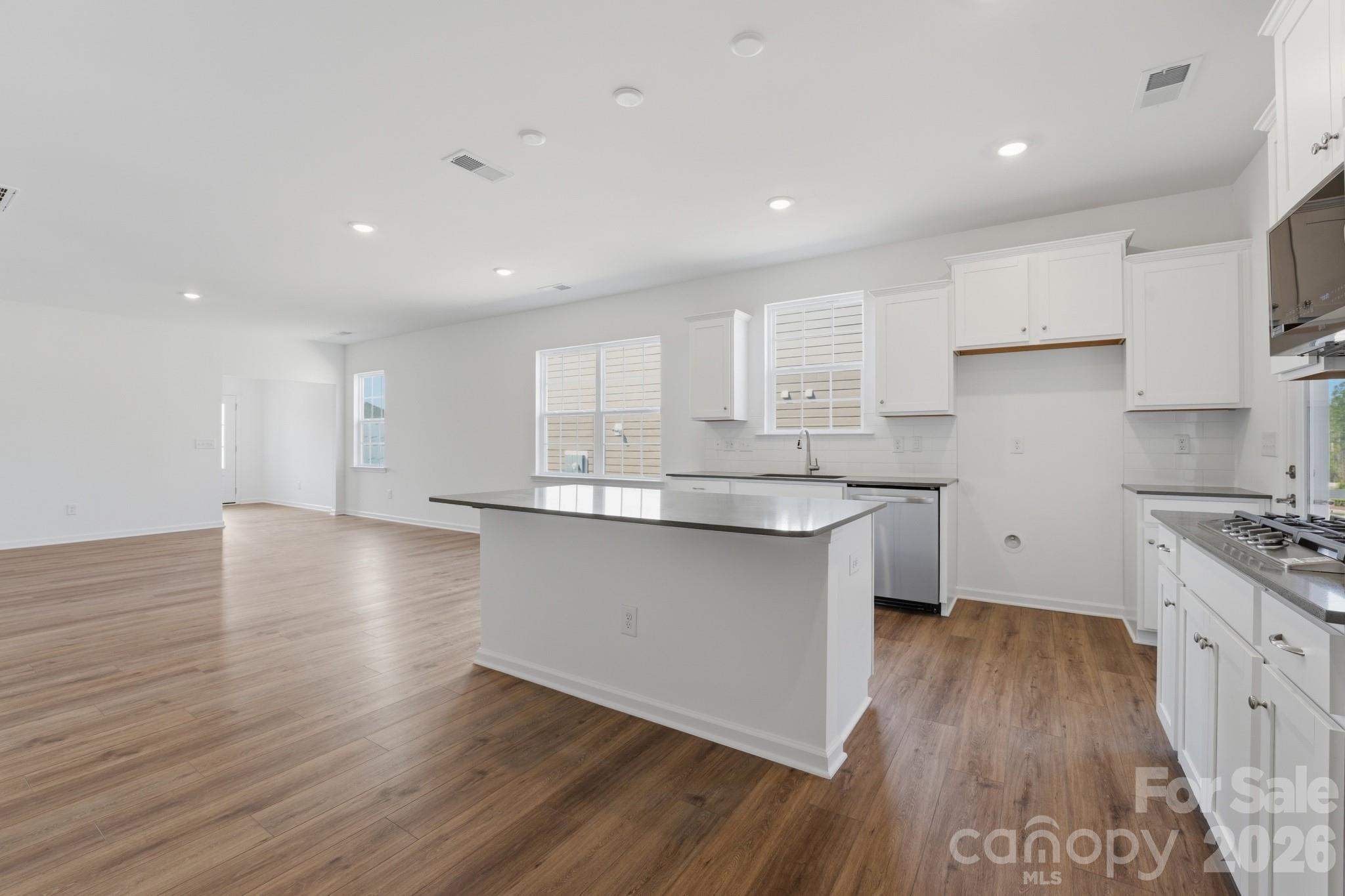 Roselyn - Residential